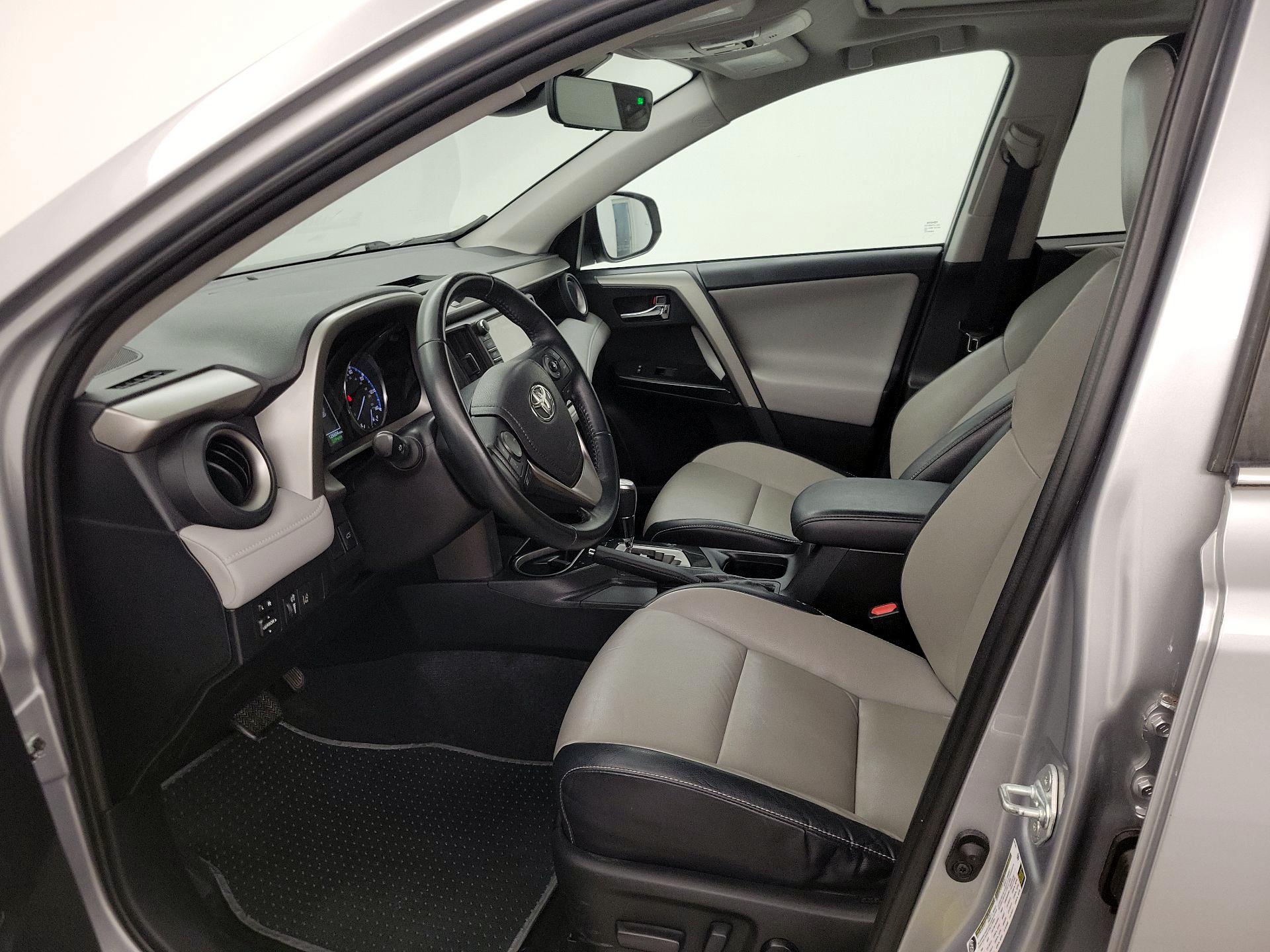 Thumbnail: 2016 Toyota RAV4 - 11