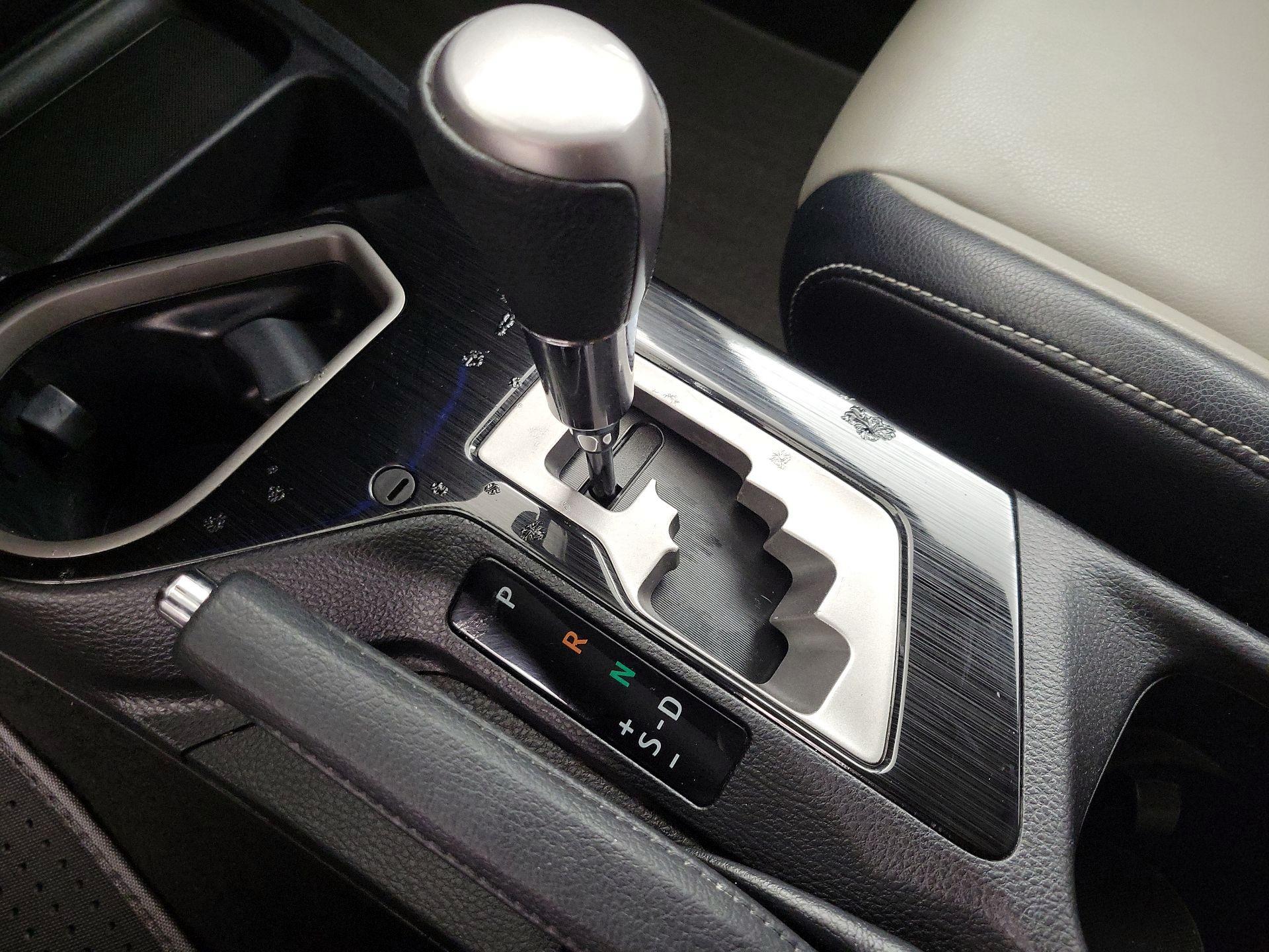 Thumbnail: 2016 Toyota RAV4 - 17