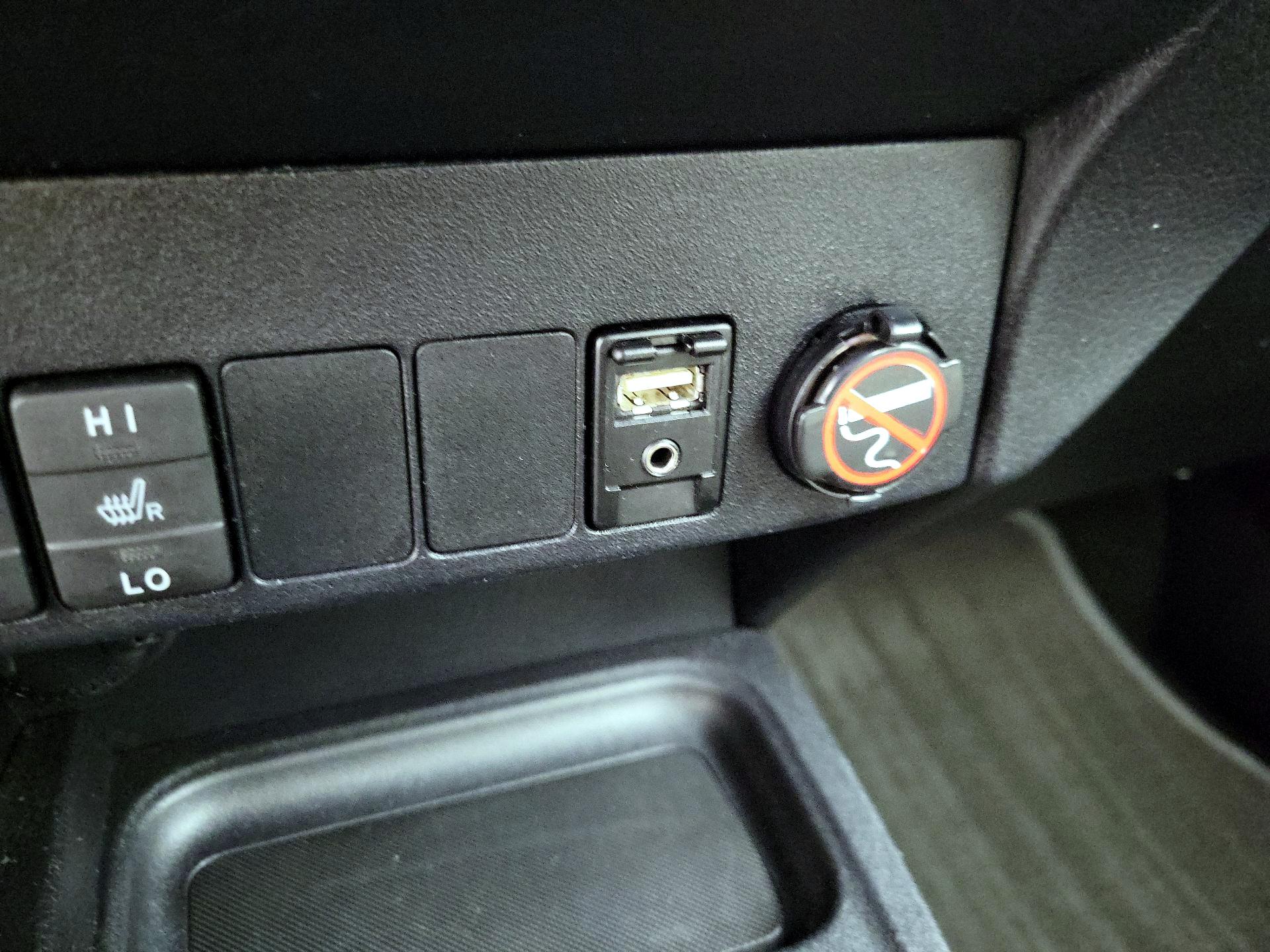 Thumbnail: 2016 Toyota RAV4 - 18
