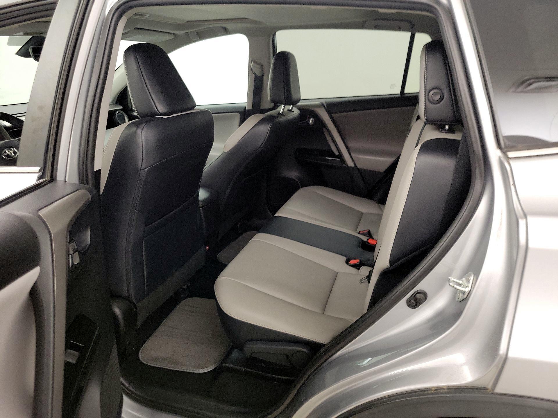Thumbnail: 2016 Toyota RAV4 - 20