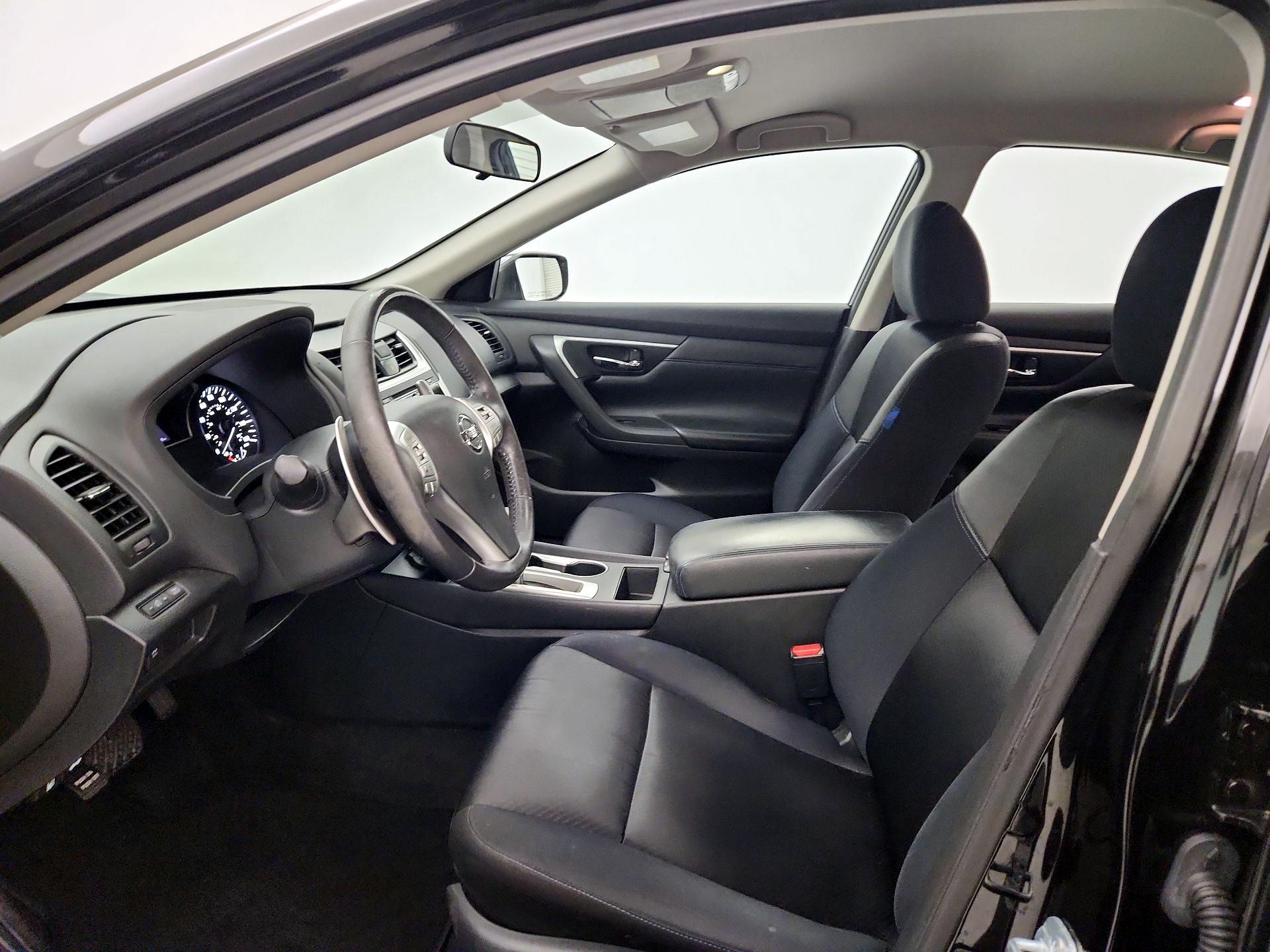 Thumbnail: 2017 Nissan Altima - 11