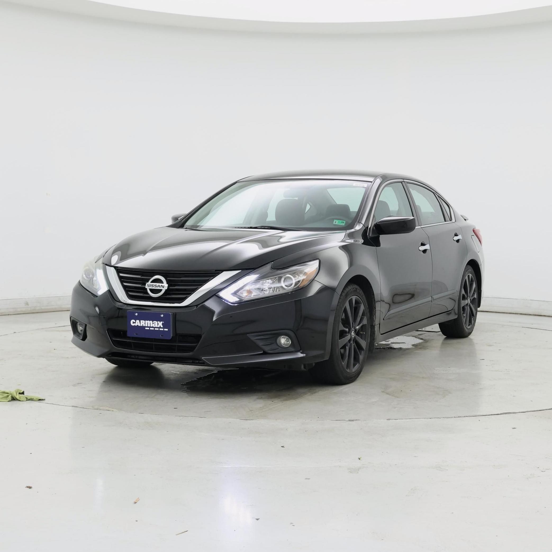 Thumbnail: 2017 Nissan Altima - 4