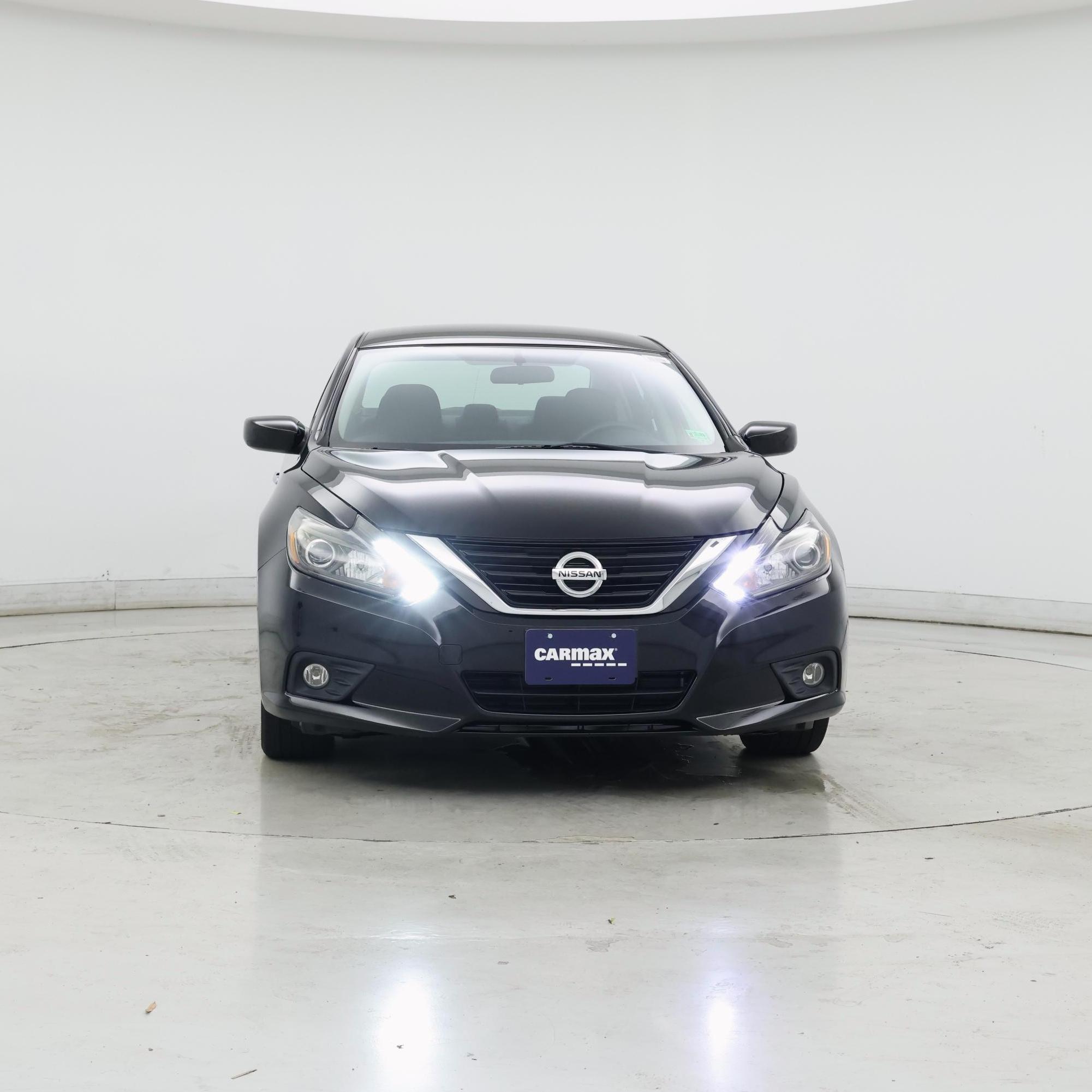 Thumbnail: 2017 Nissan Altima - 5