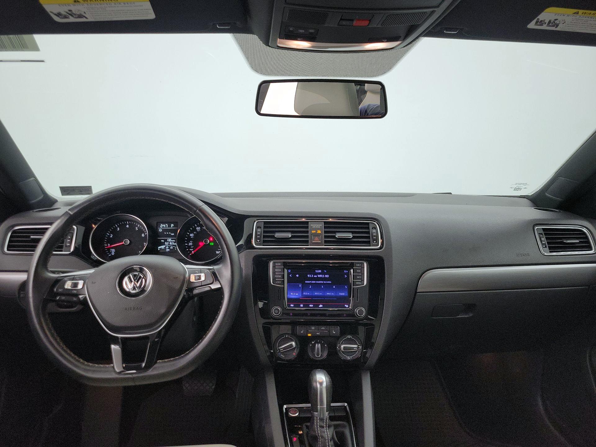 Thumbnail: 2016 Volkswagen Jetta - 9