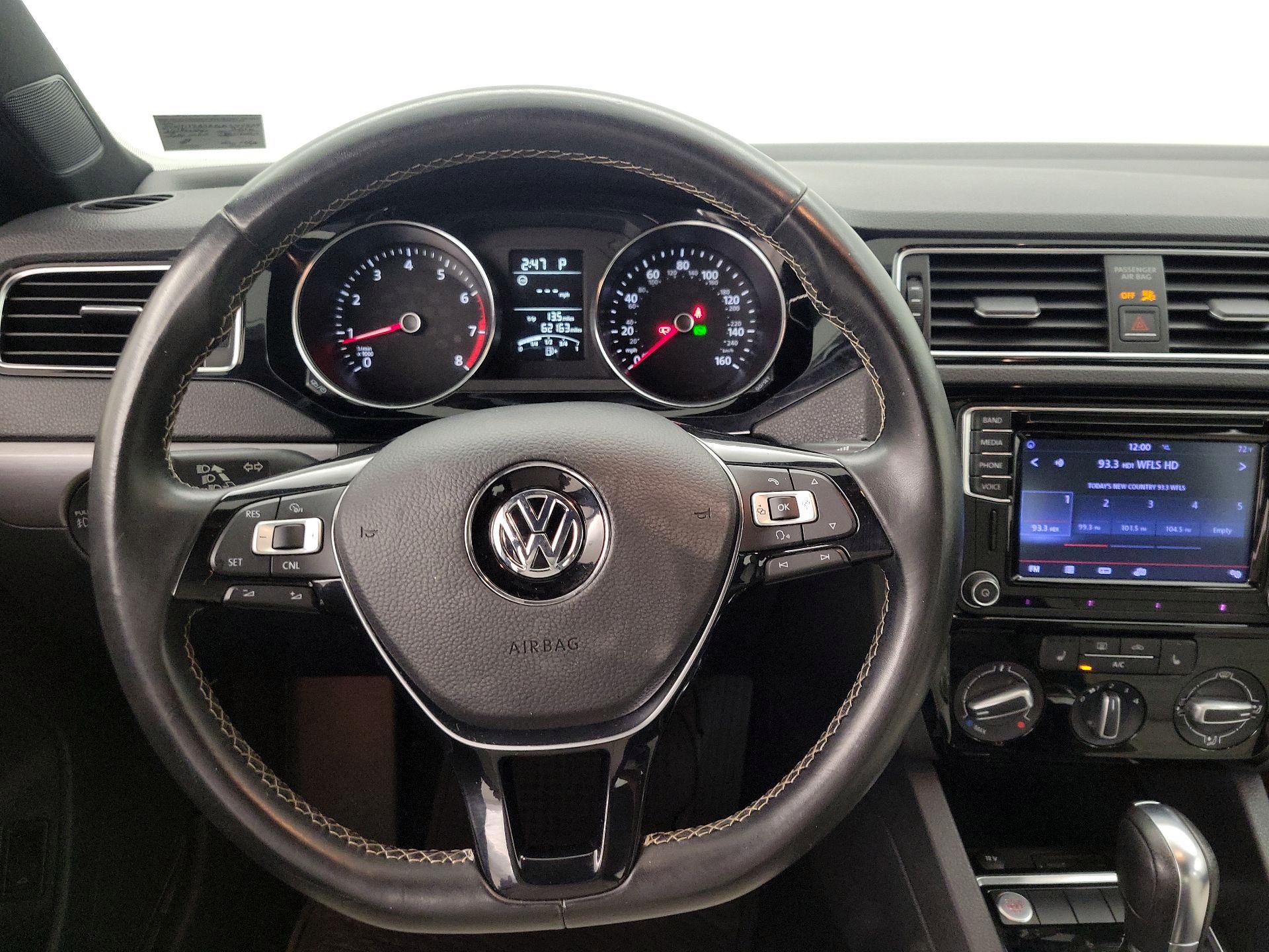 Thumbnail: 2016 Volkswagen Jetta - 10