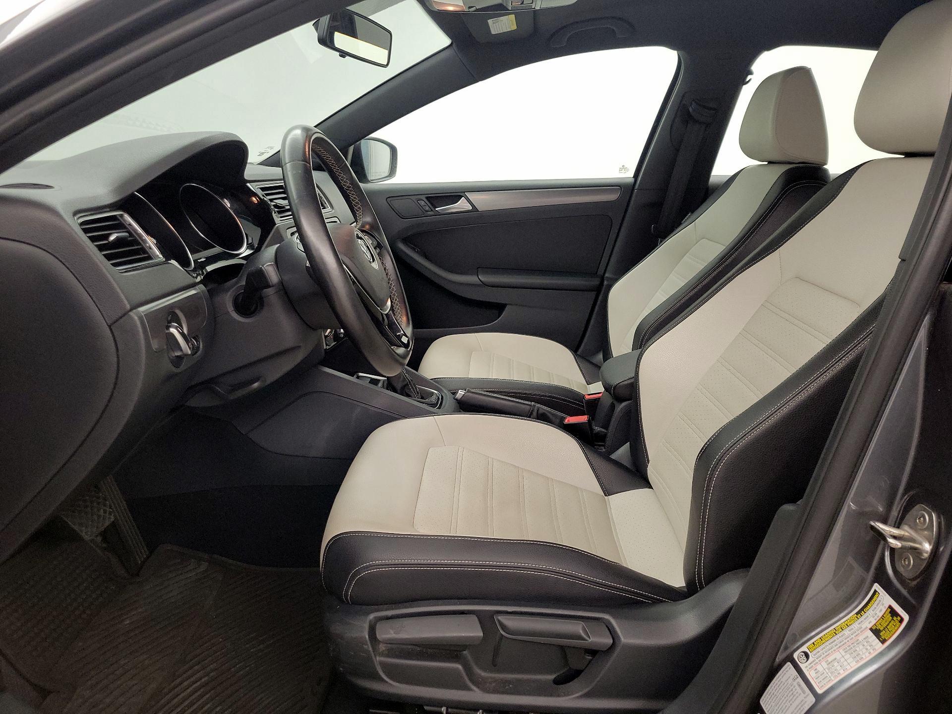 Thumbnail: 2016 Volkswagen Jetta - 11