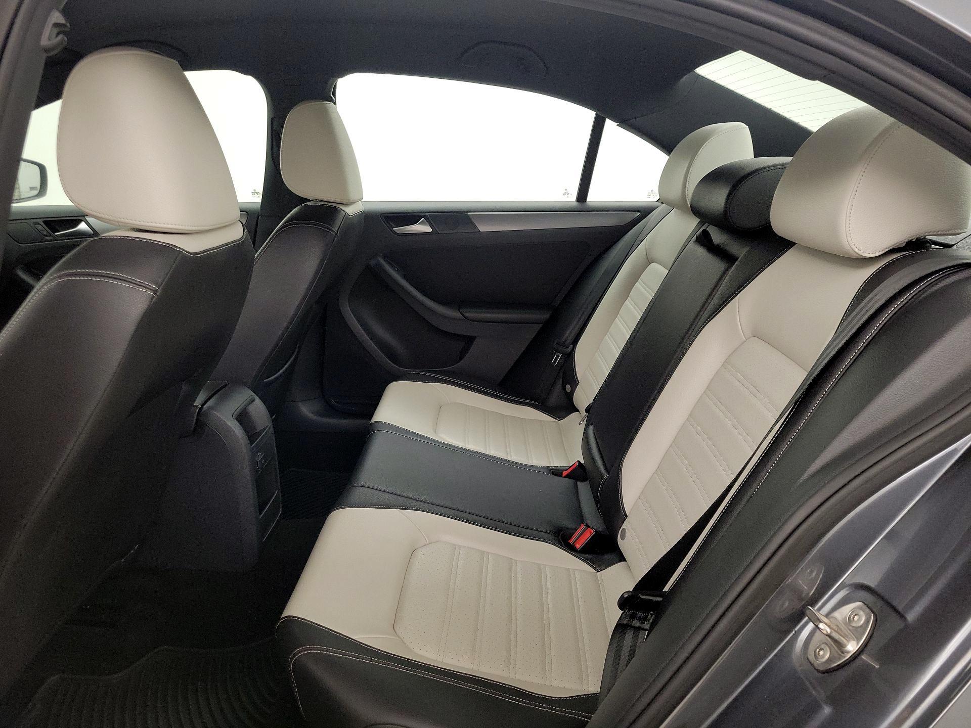 Thumbnail: 2016 Volkswagen Jetta - 20