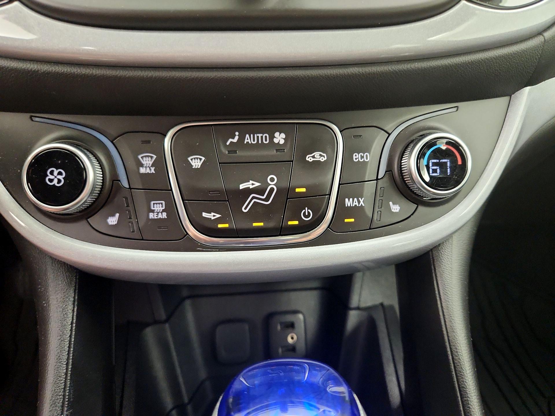 Thumbnail: 2018 Chevrolet Volt - 16