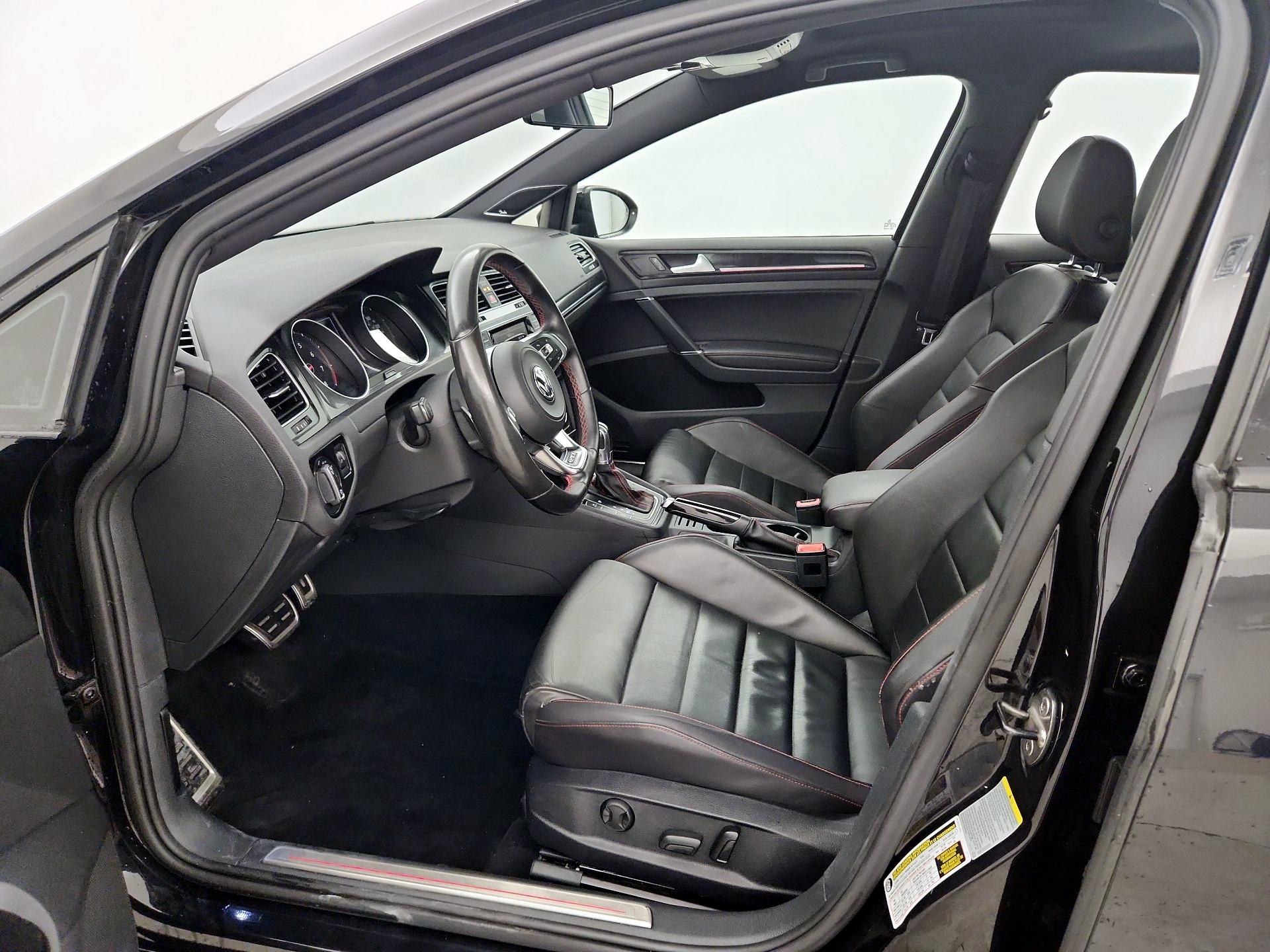 Thumbnail: 2015 Volkswagen Golf - 11