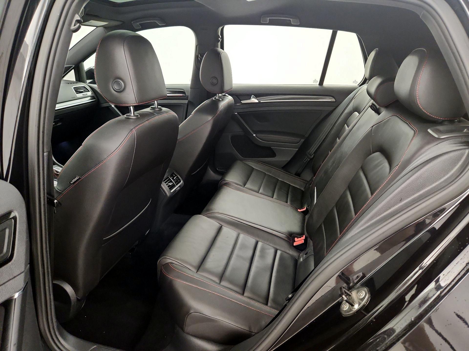 Thumbnail: 2015 Volkswagen Golf - 20