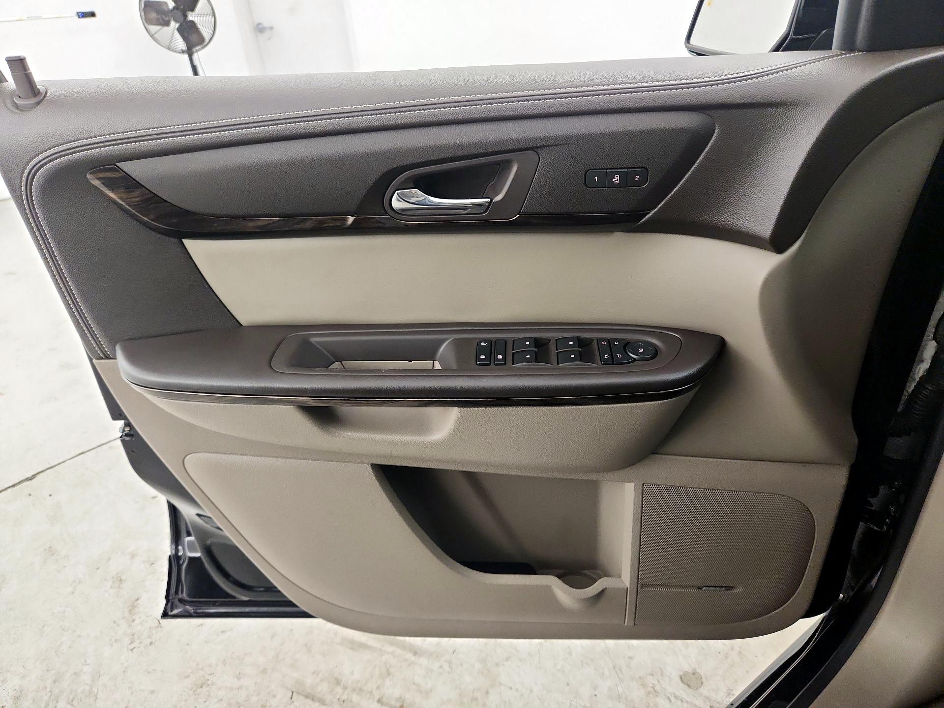 Thumbnail: 2016 GMC Acadia - 12