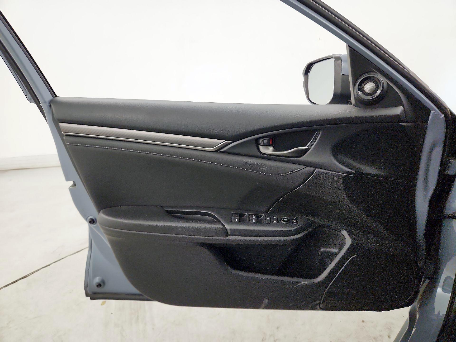 Thumbnail: 2017 Honda Civic - 12