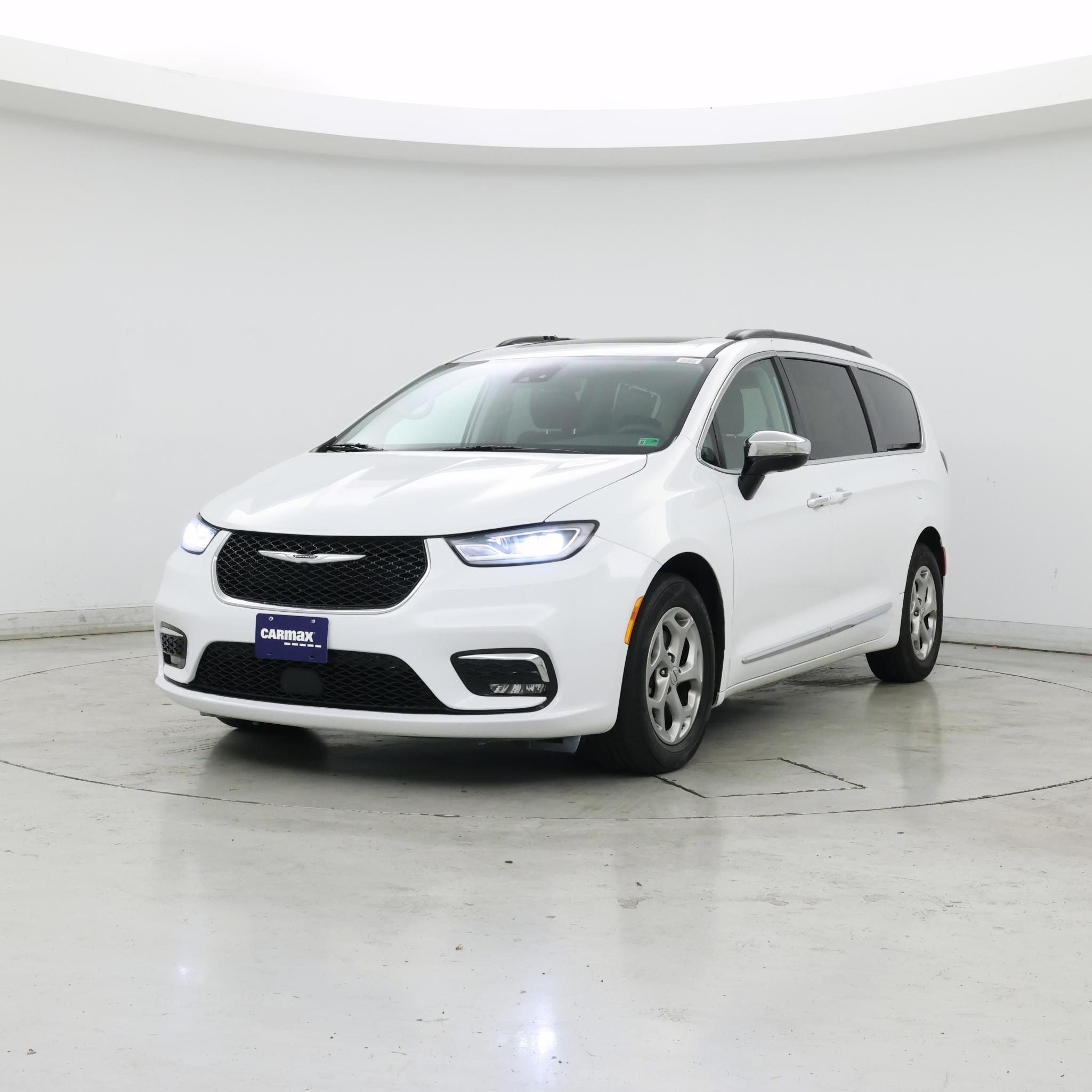 Thumbnail: 2023 Chrysler Pacifica - 4