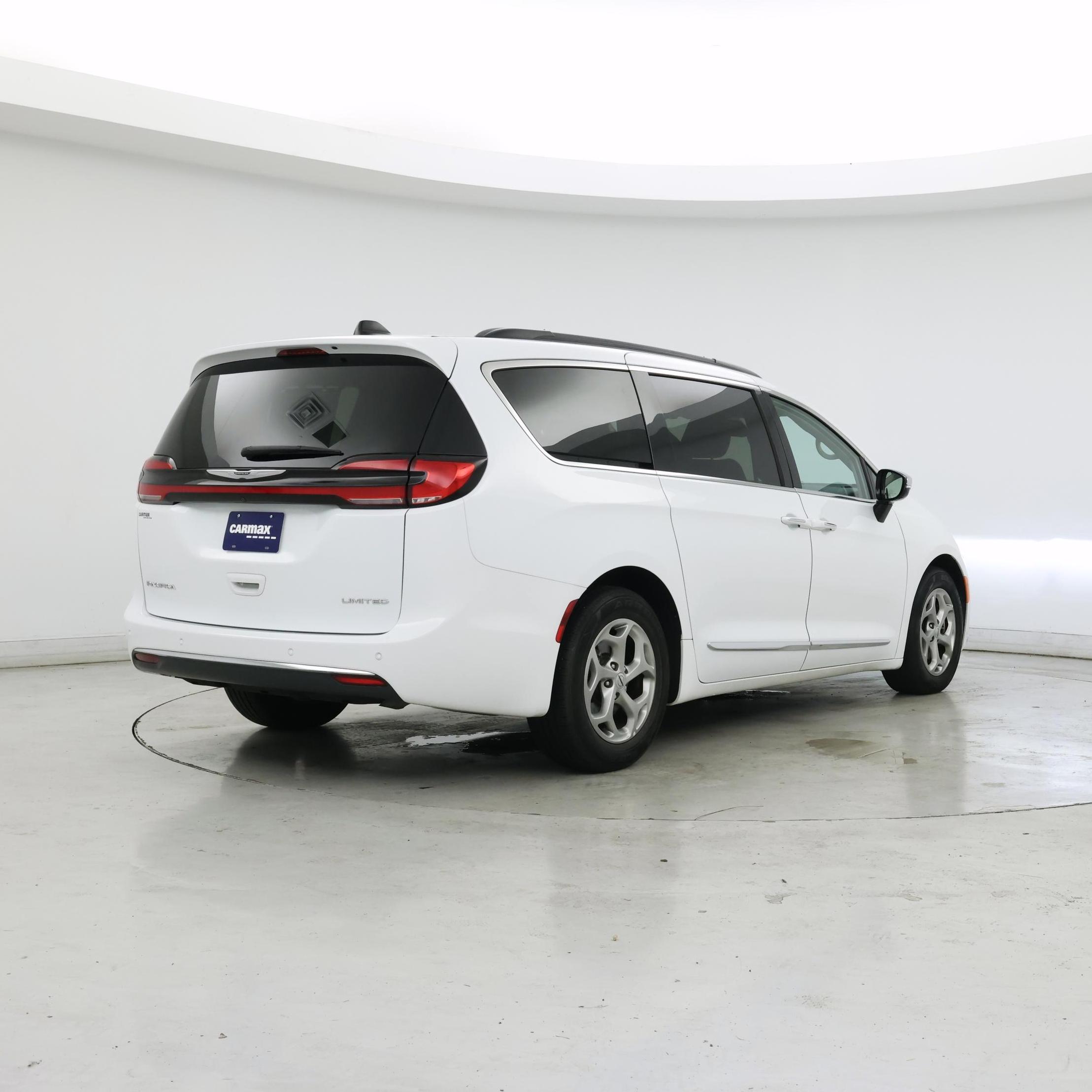 Thumbnail: 2023 Chrysler Pacifica - 8