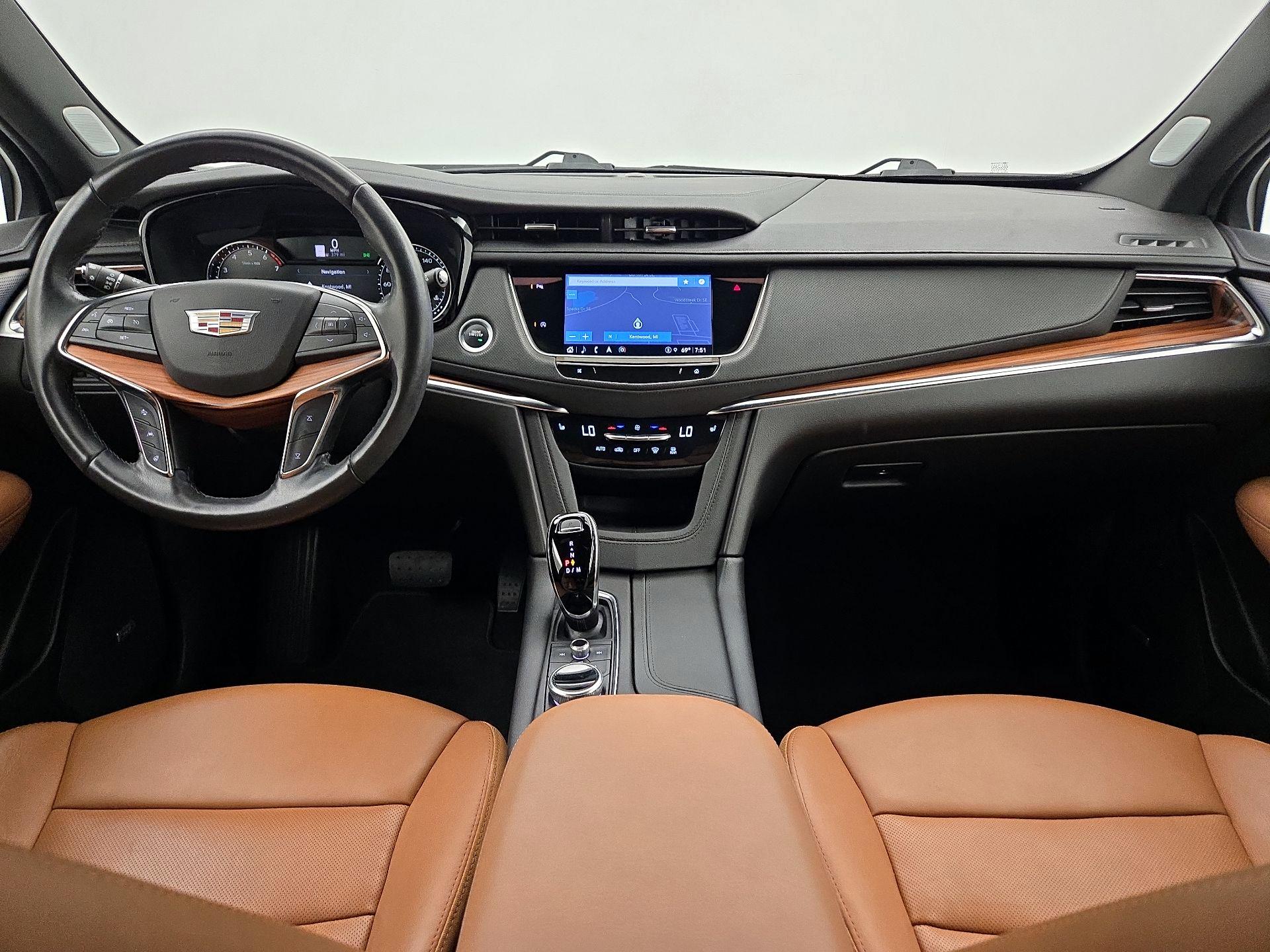 Thumbnail: 2023 Cadillac XT5 - 9