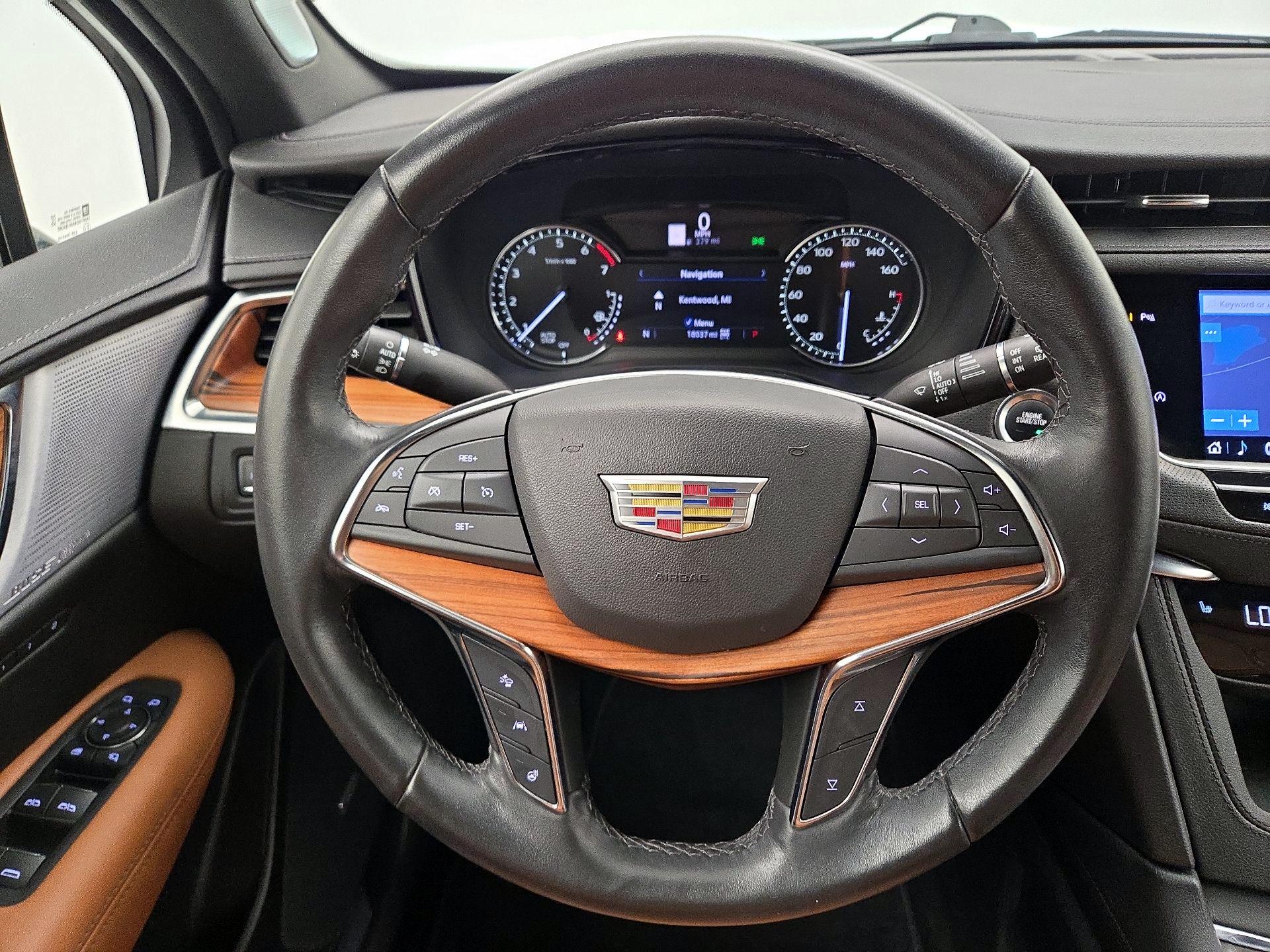 Thumbnail: 2023 Cadillac XT5 - 10