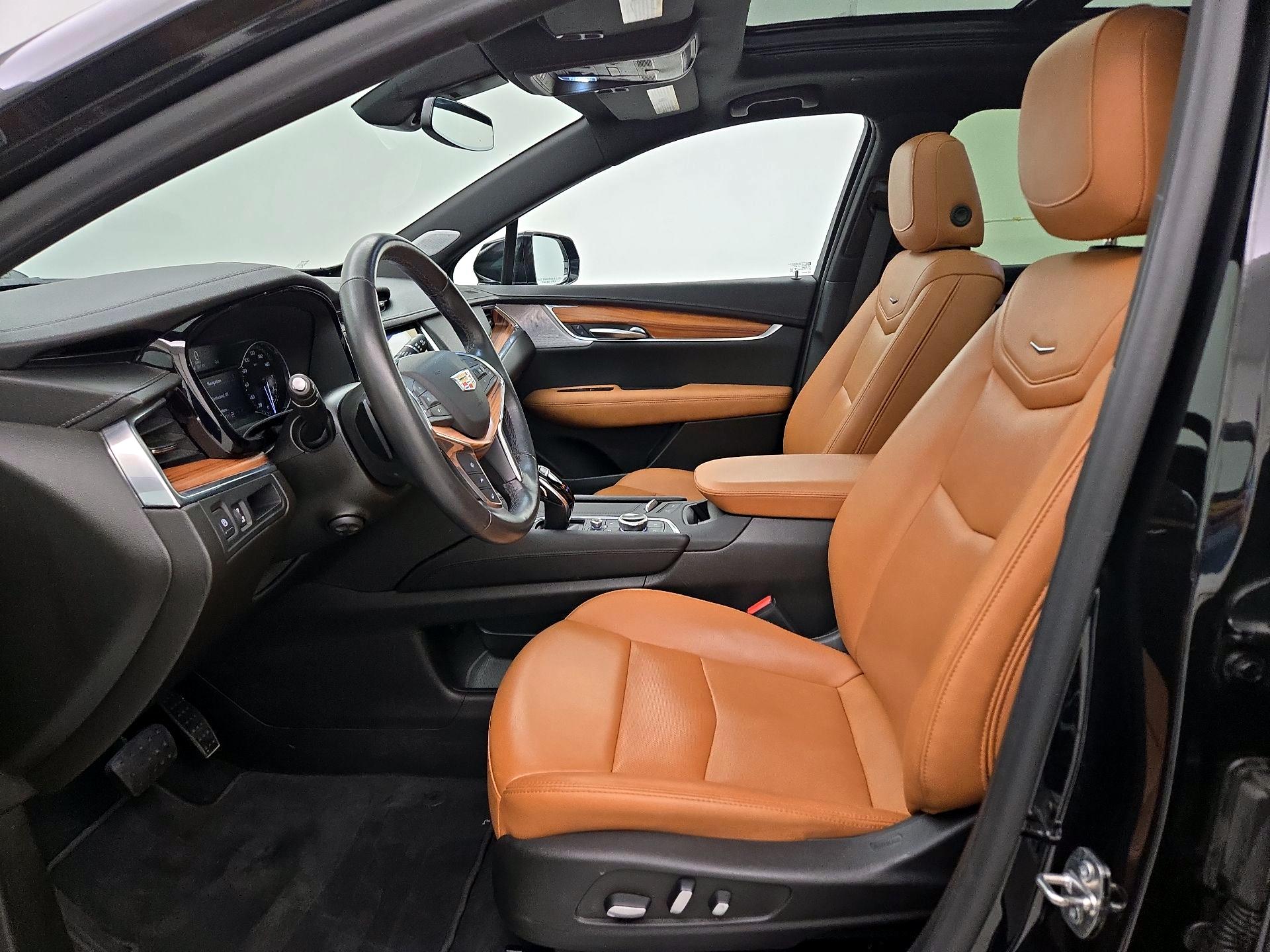 Thumbnail: 2023 Cadillac XT5 - 11