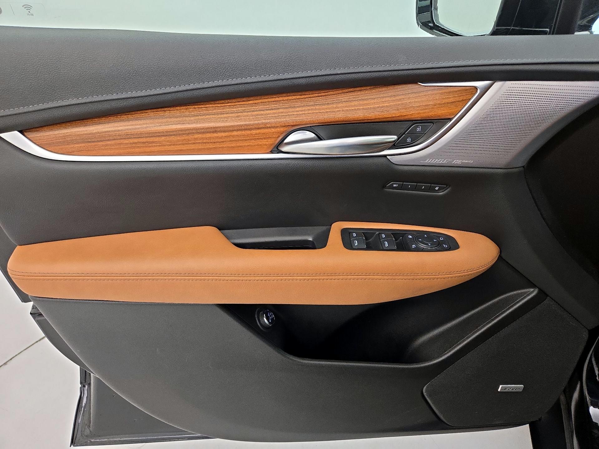 Thumbnail: 2023 Cadillac XT5 - 12