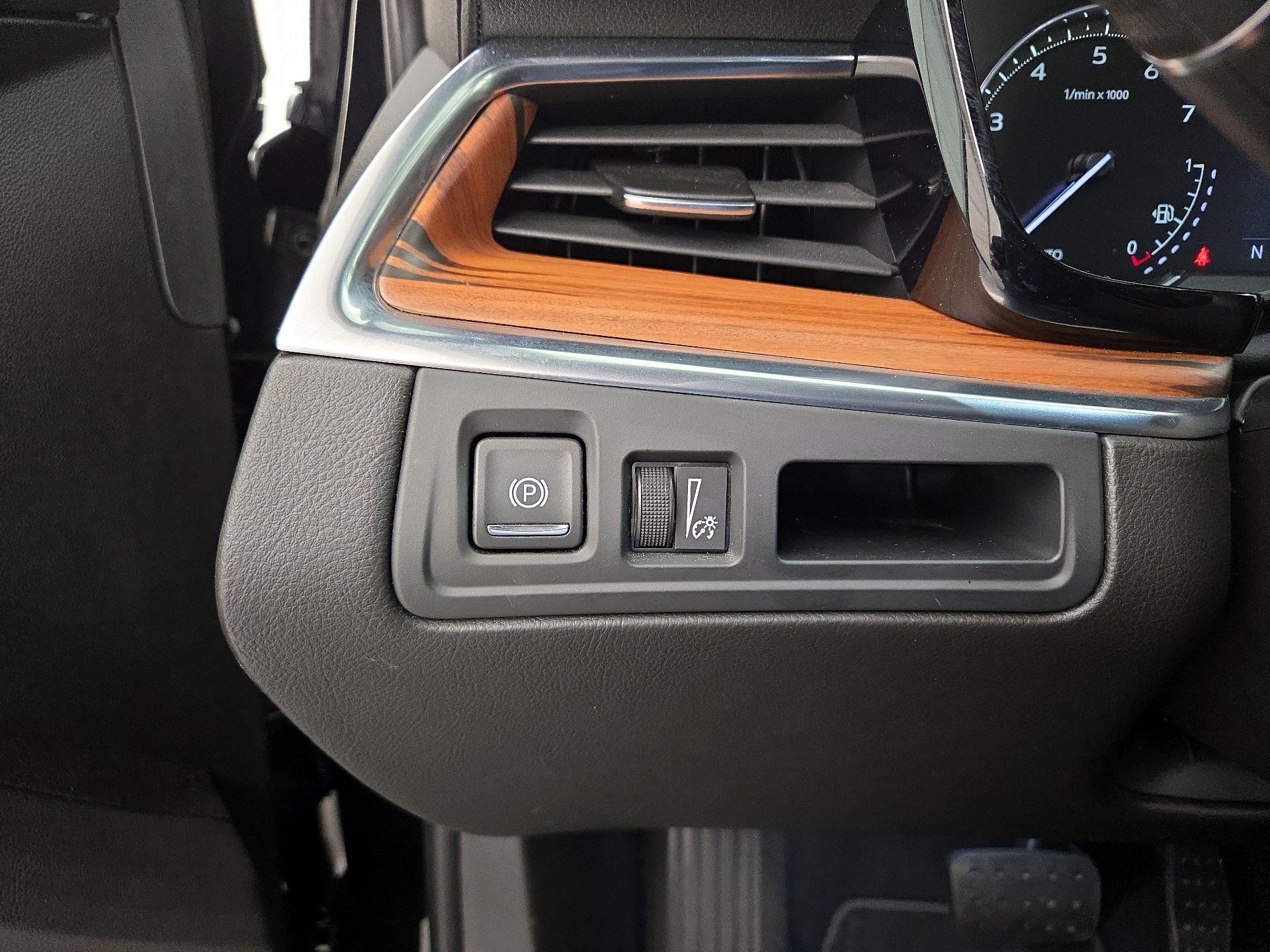 Thumbnail: 2023 Cadillac XT5 - 13