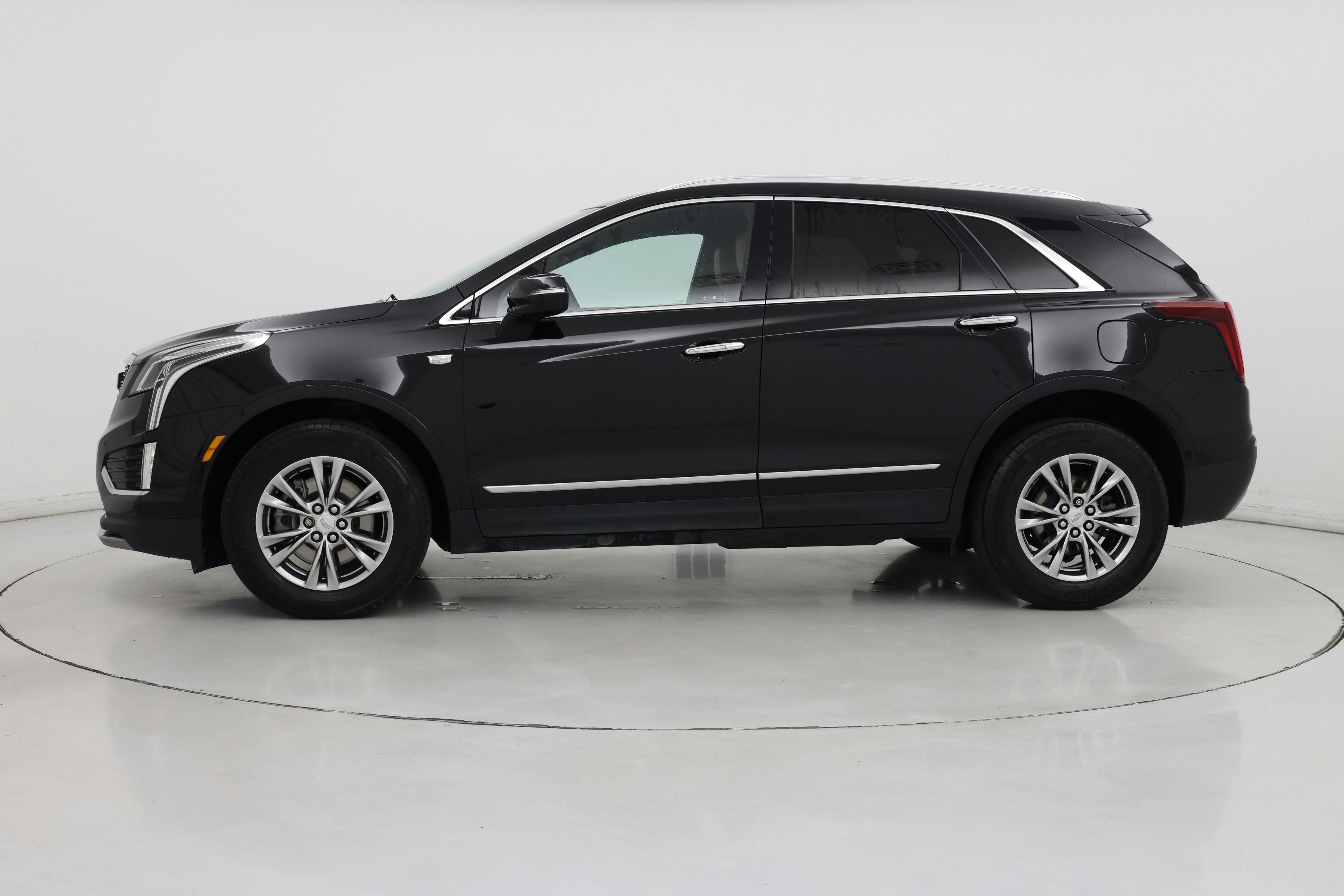 Thumbnail: 2023 Cadillac XT5 - 3