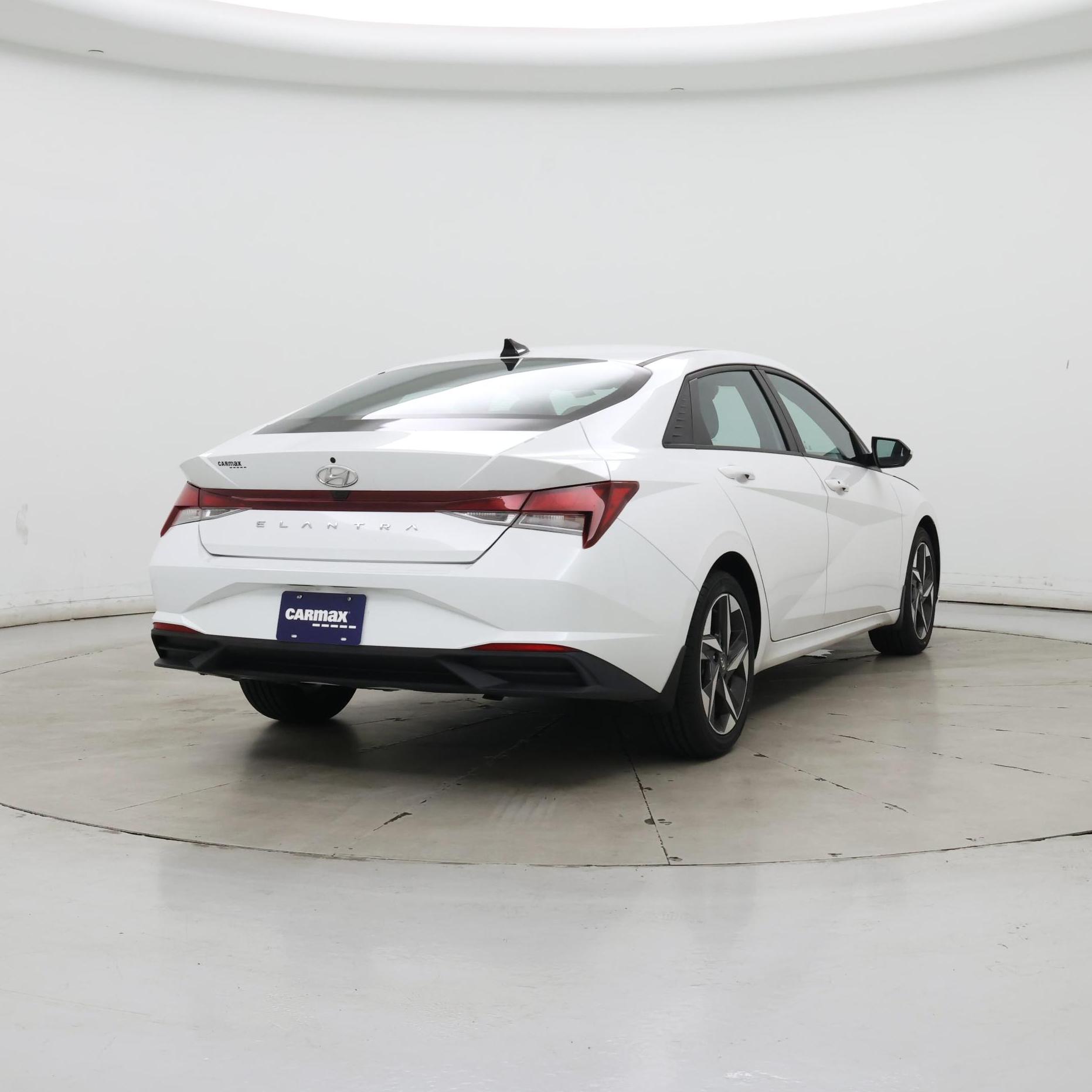 Thumbnail: 2023 Hyundai Elantra - 8