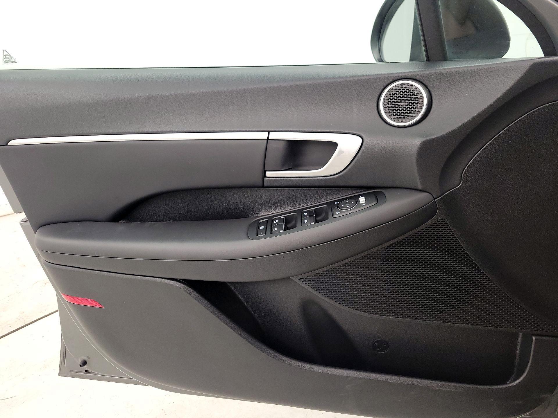 Thumbnail: 2022 Hyundai Sonata - 12