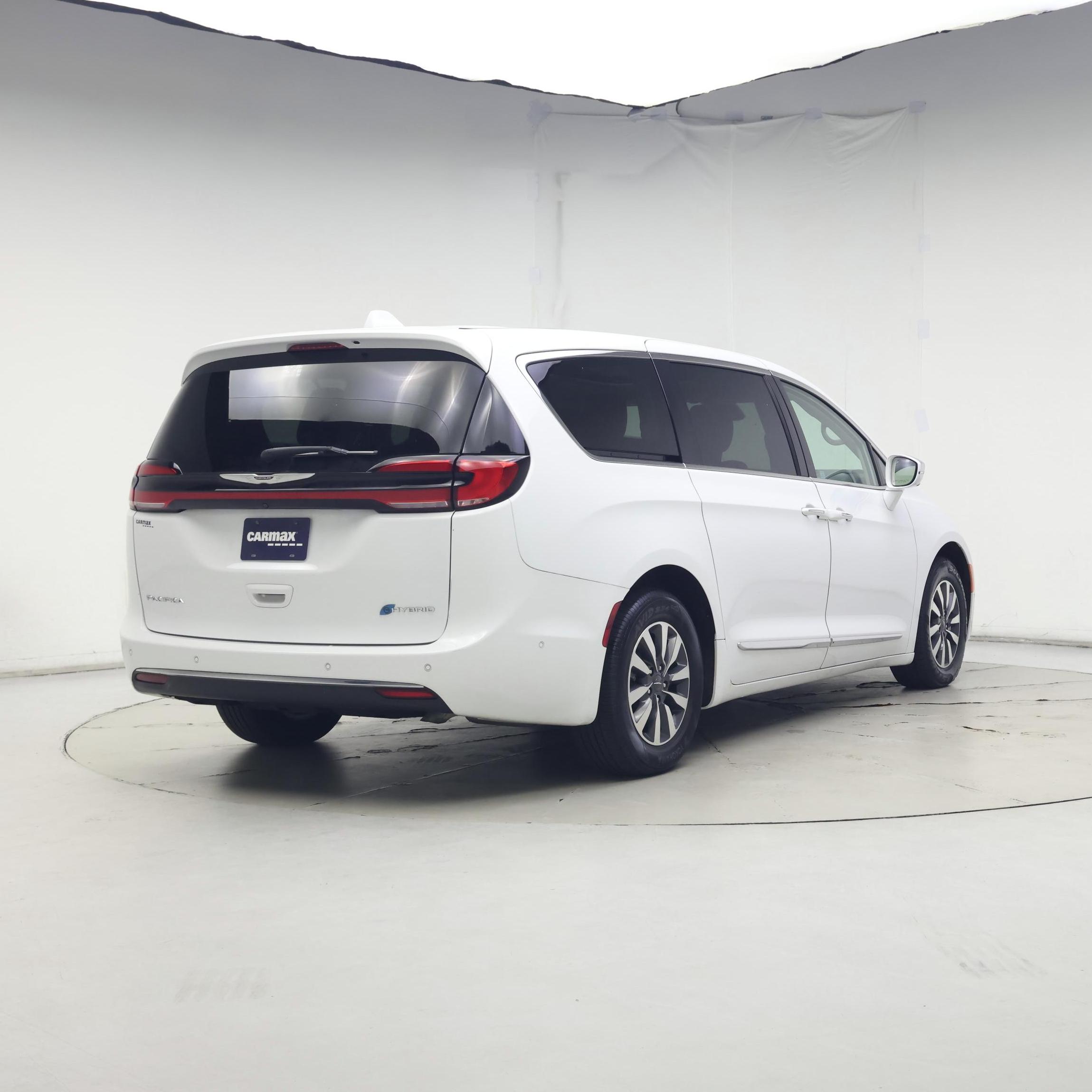 Thumbnail: 2022 Chrysler Pacifica - 8