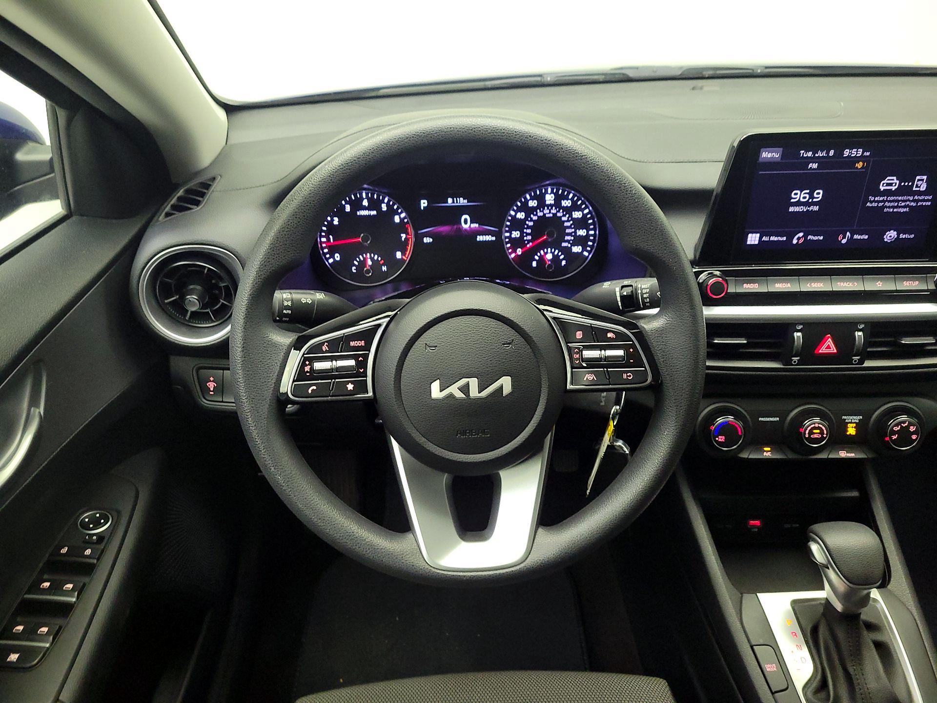 Thumbnail: 2022 Kia Forte - 10