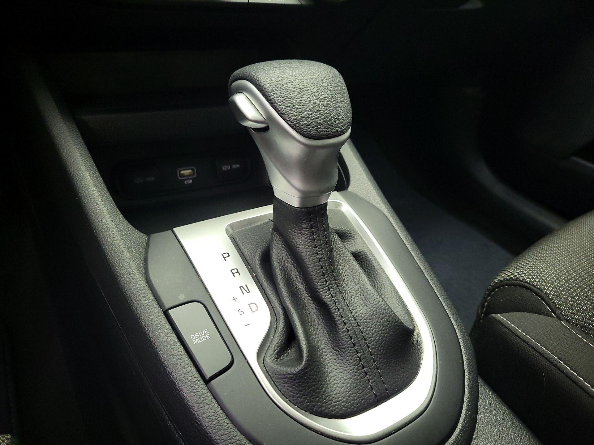 Thumbnail: 2022 Kia Forte - 17