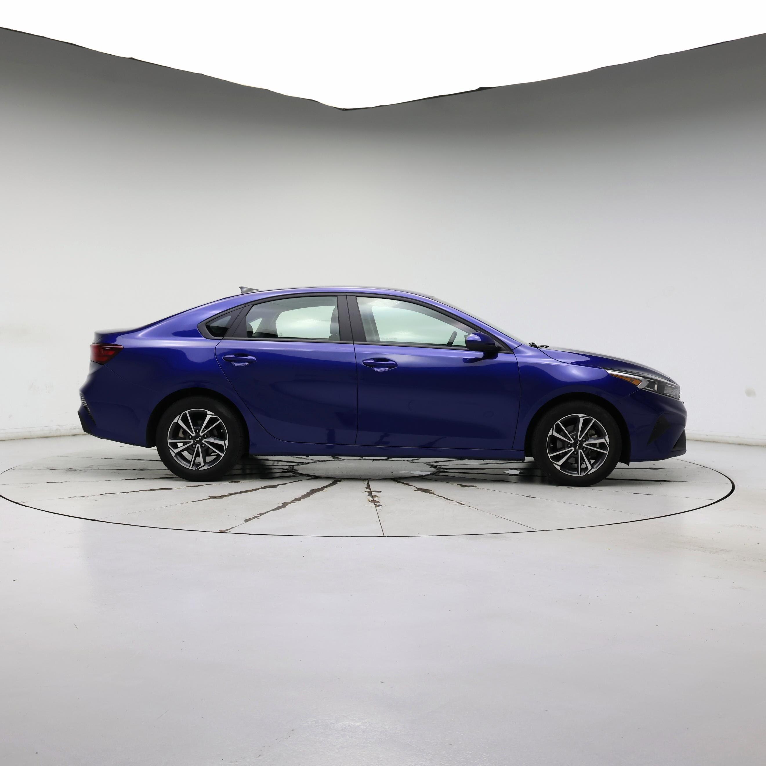 Thumbnail: 2022 Kia Forte - 7