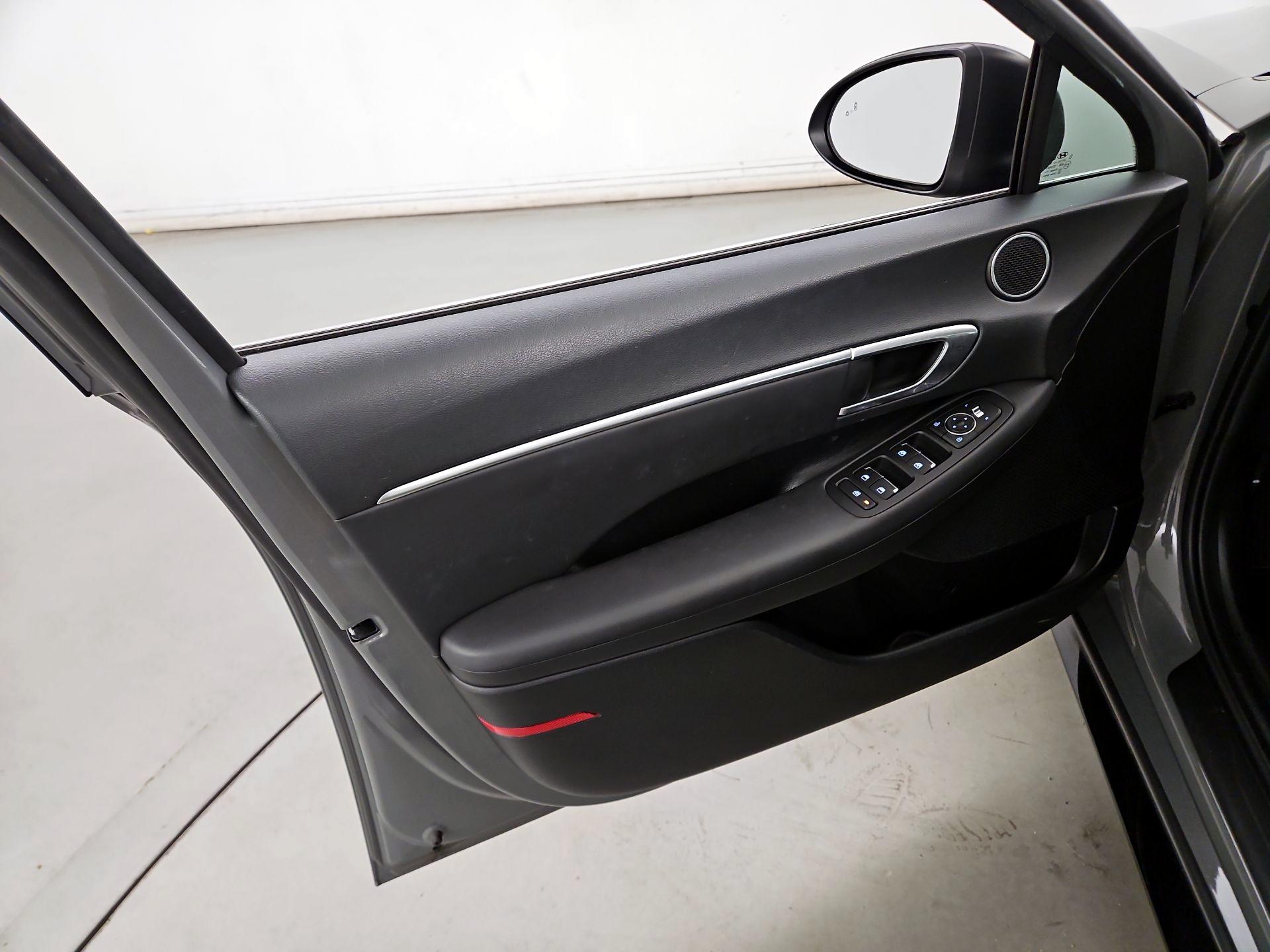 Thumbnail: 2022 Hyundai Sonata - 12