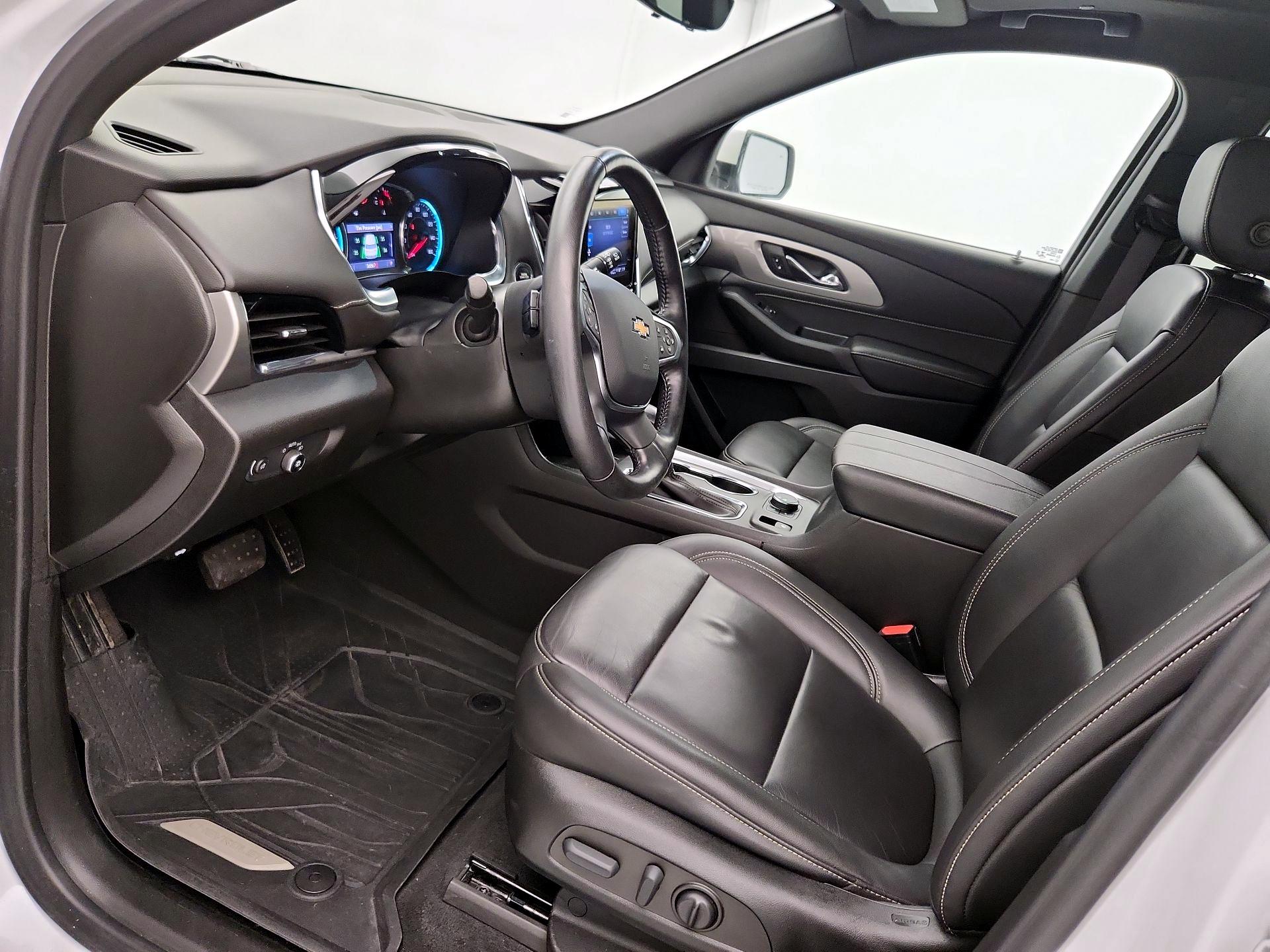 Thumbnail: 2022 Chevrolet Traverse - 11