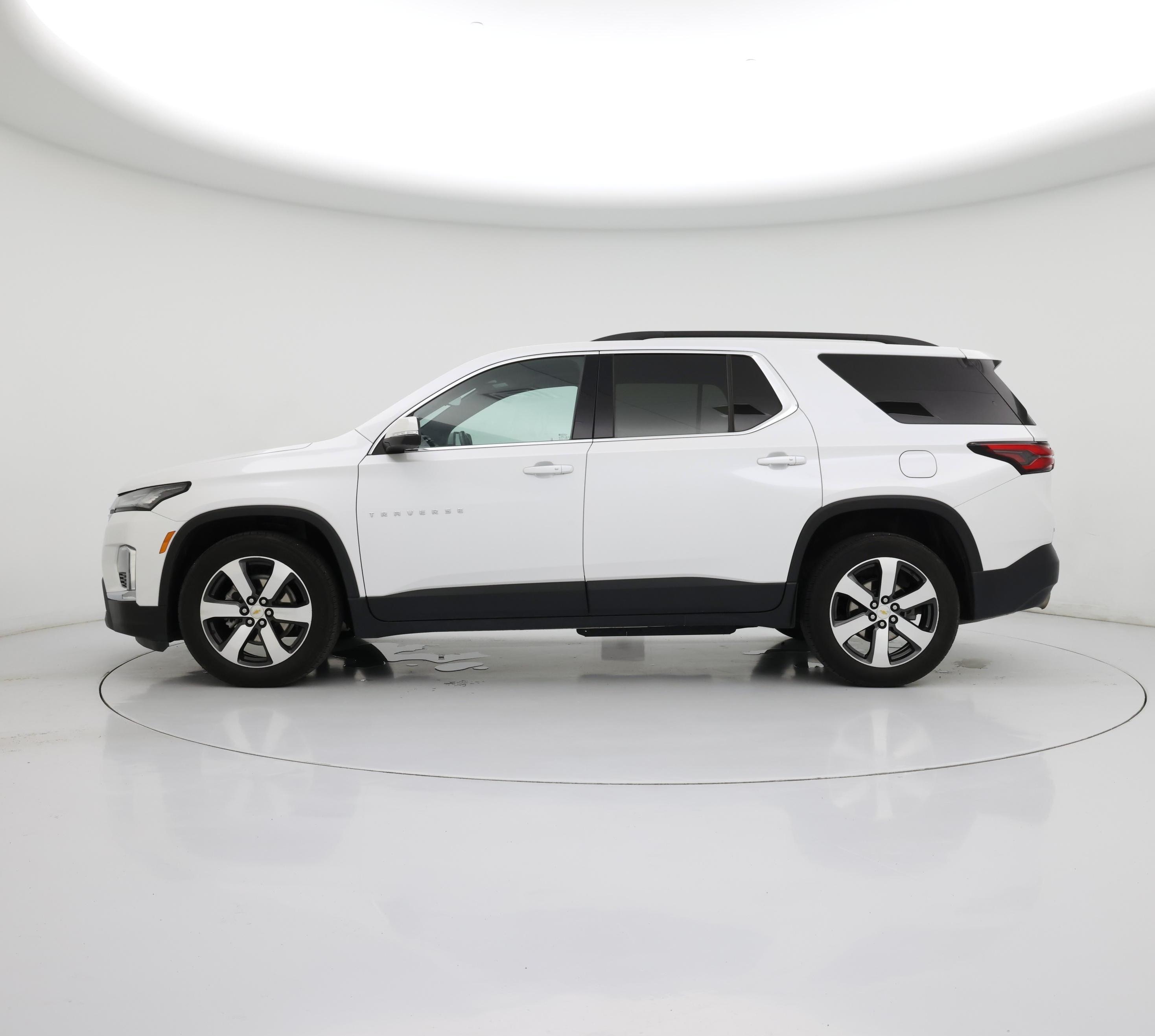 Thumbnail: 2022 Chevrolet Traverse - 3
