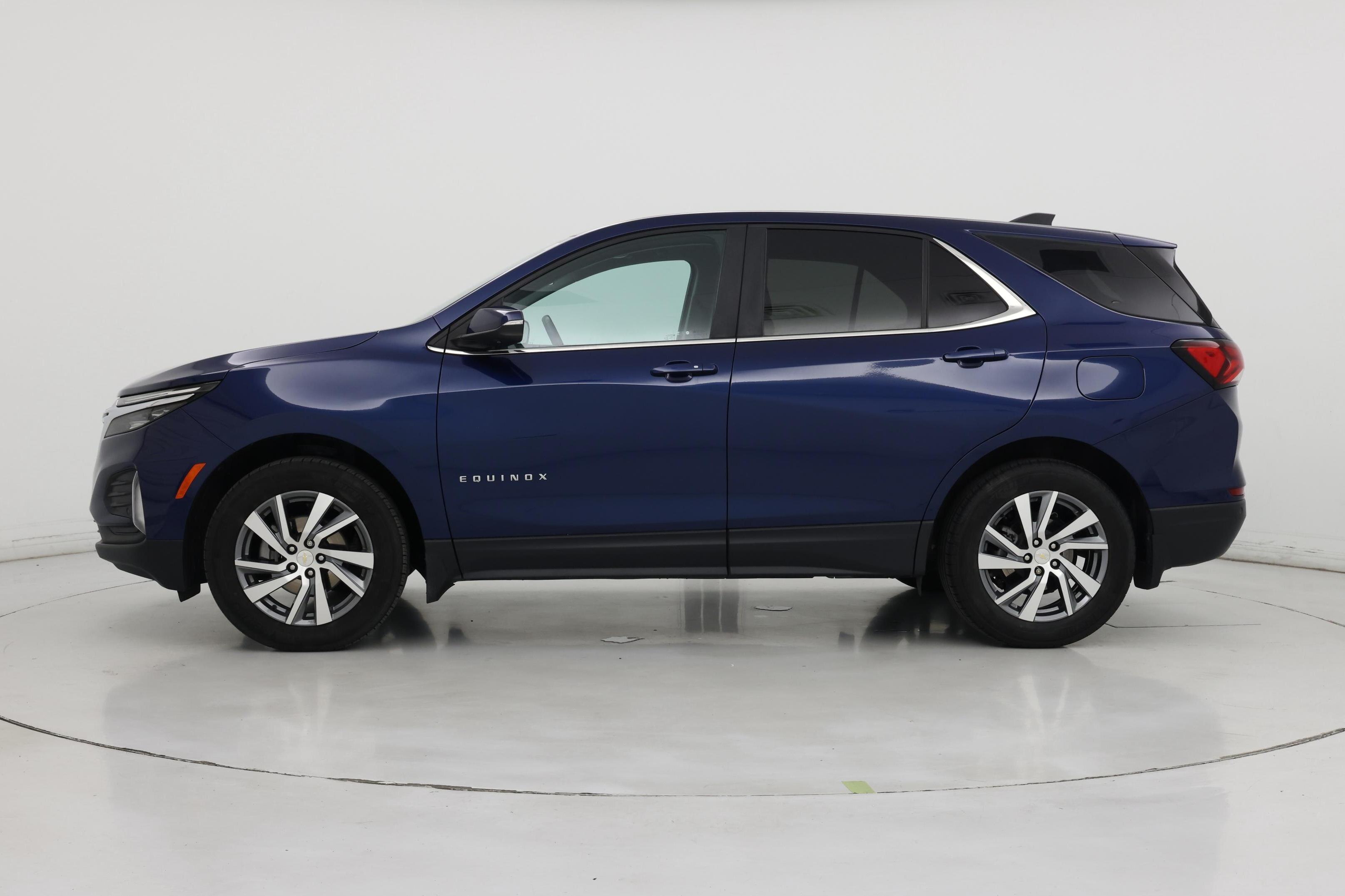Thumbnail: 2022 Chevrolet Equinox - 3