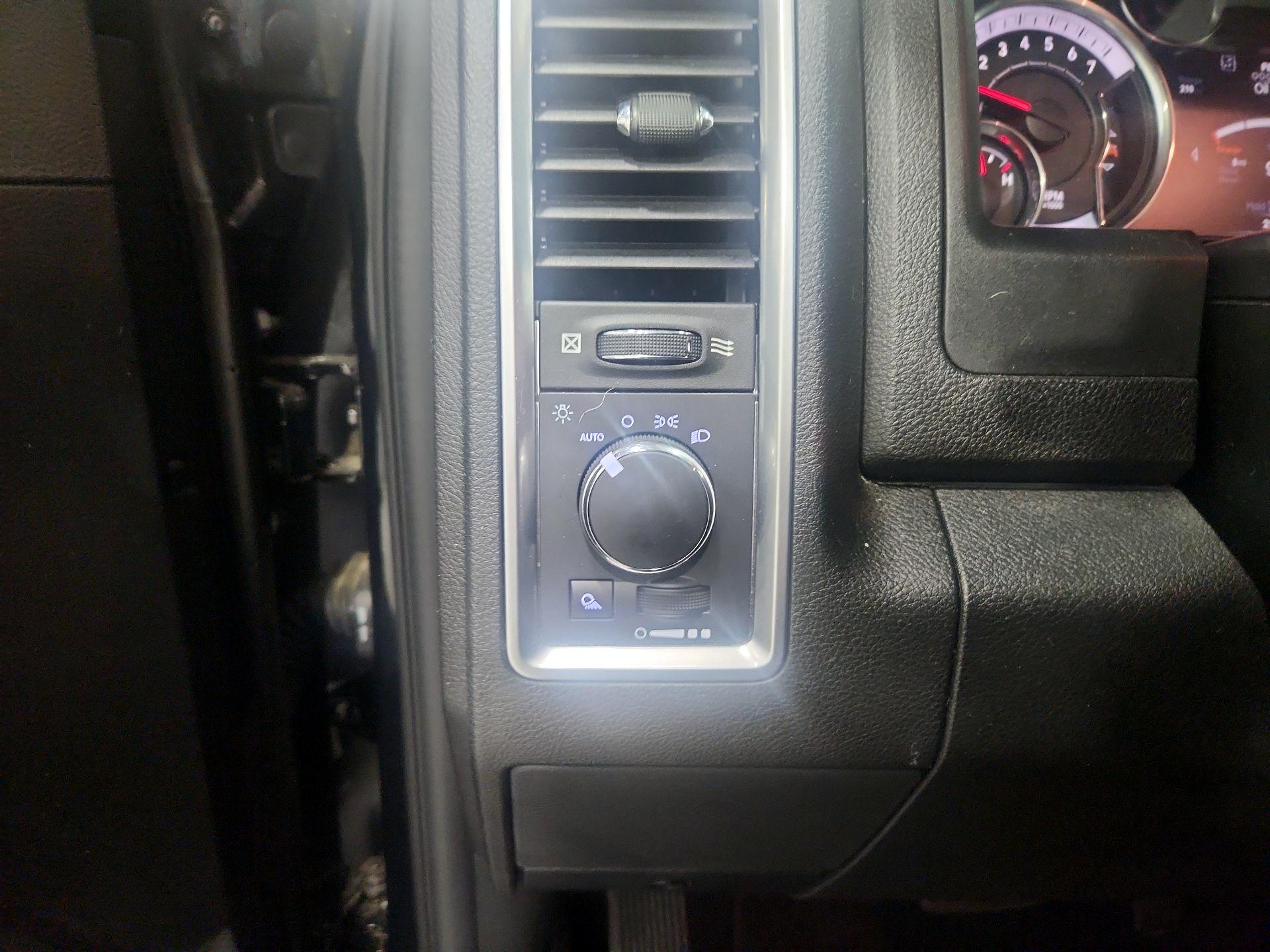 Thumbnail: 2022 RAM 1500 Classic - 13