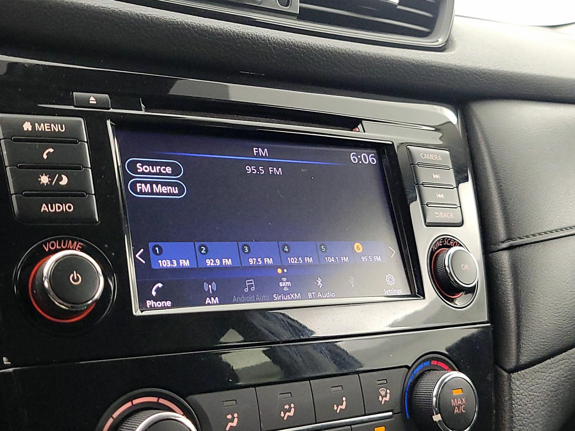 Thumbnail: 2019 Nissan Rogue - 15