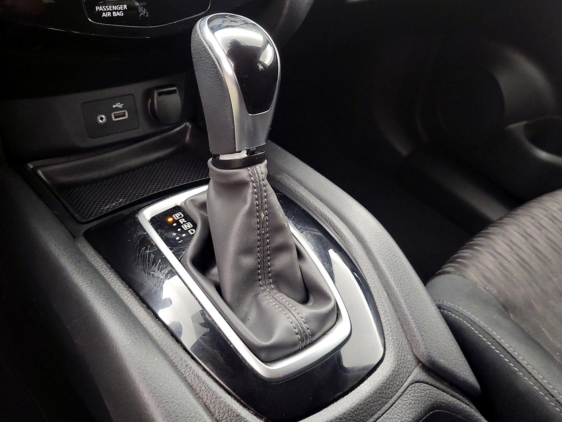 Thumbnail: 2019 Nissan Rogue - 17
