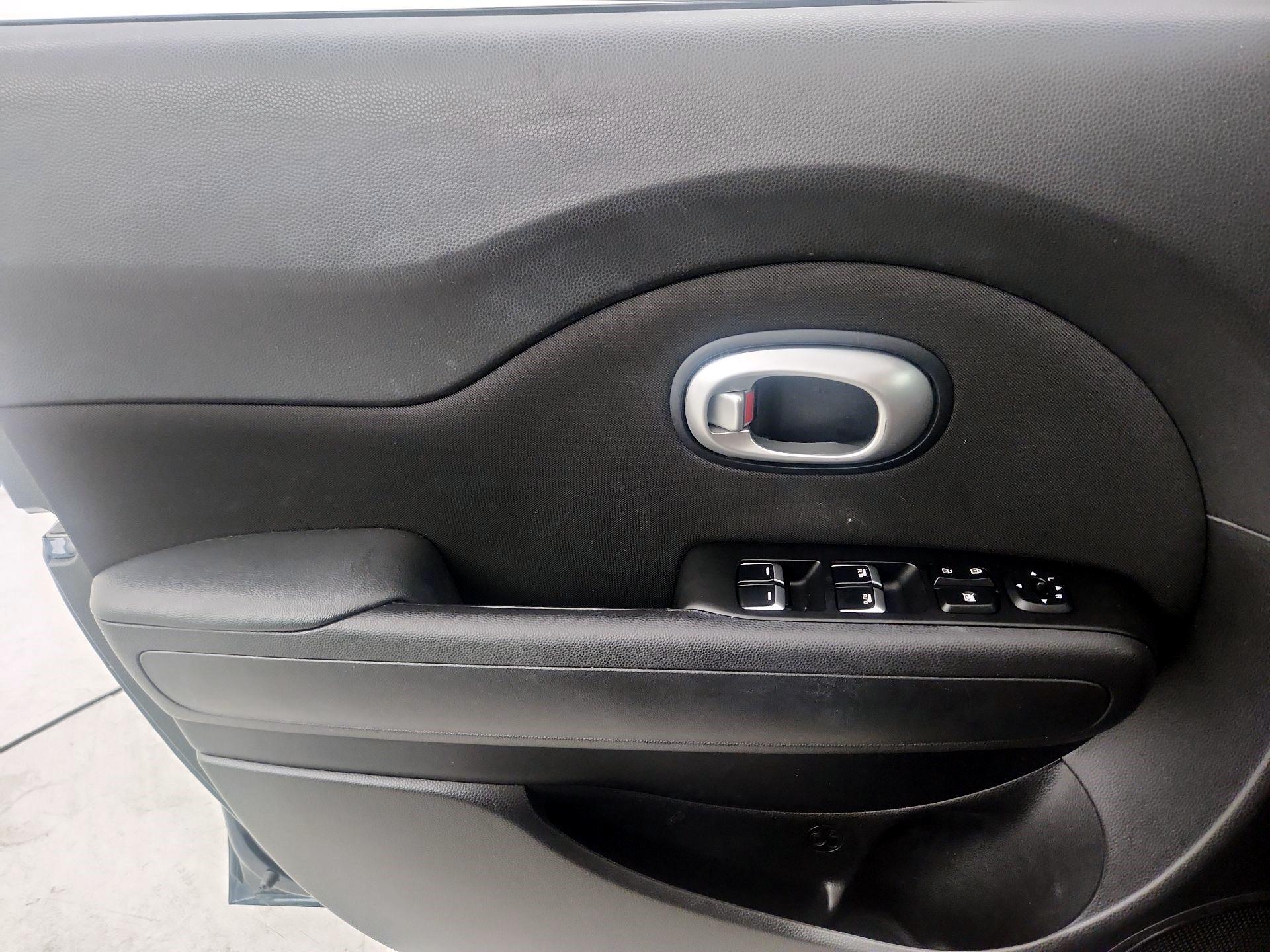 Thumbnail: 2018 Kia Soul - 12