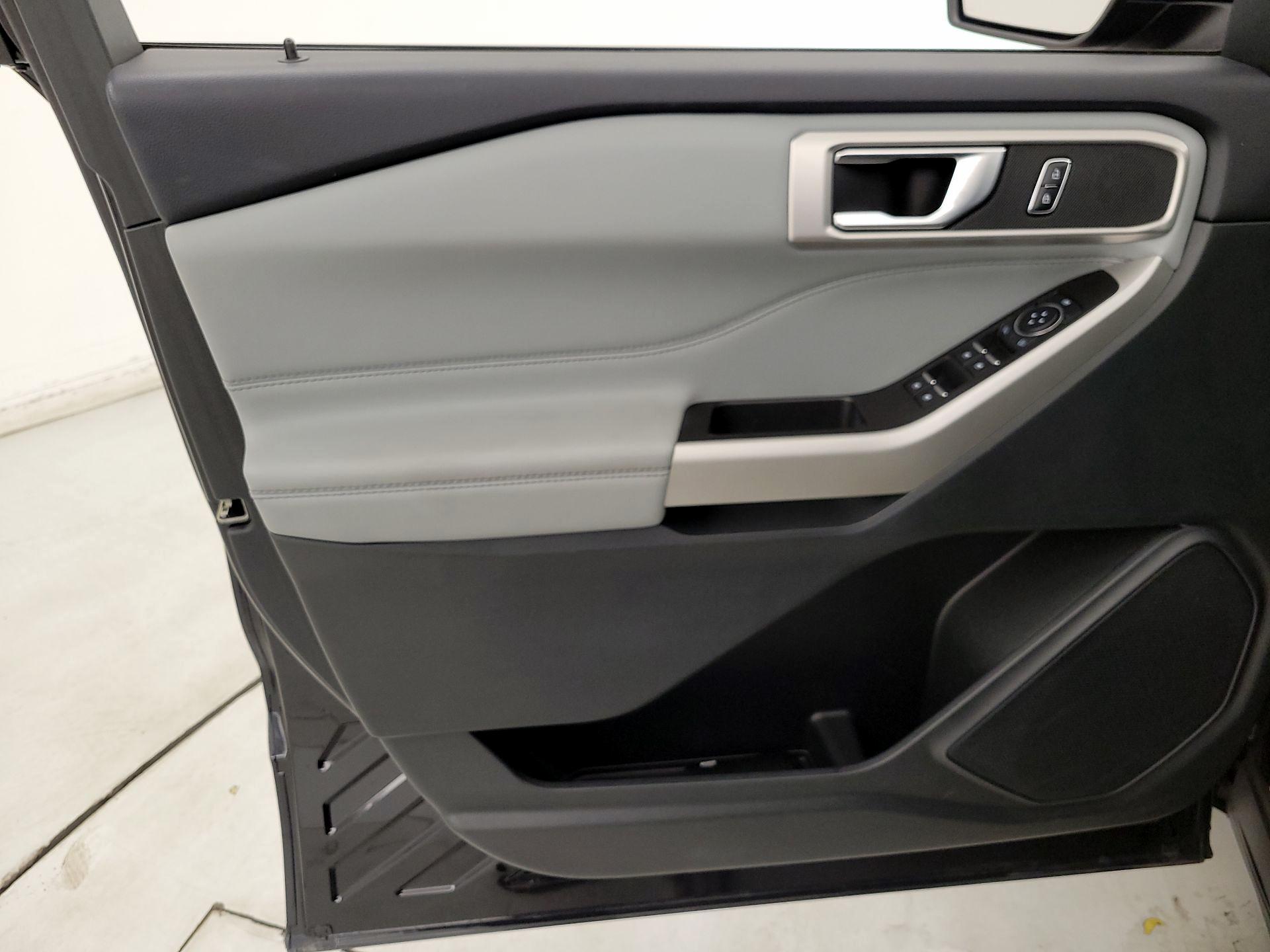 Thumbnail: 2022 Ford Explorer - 12
