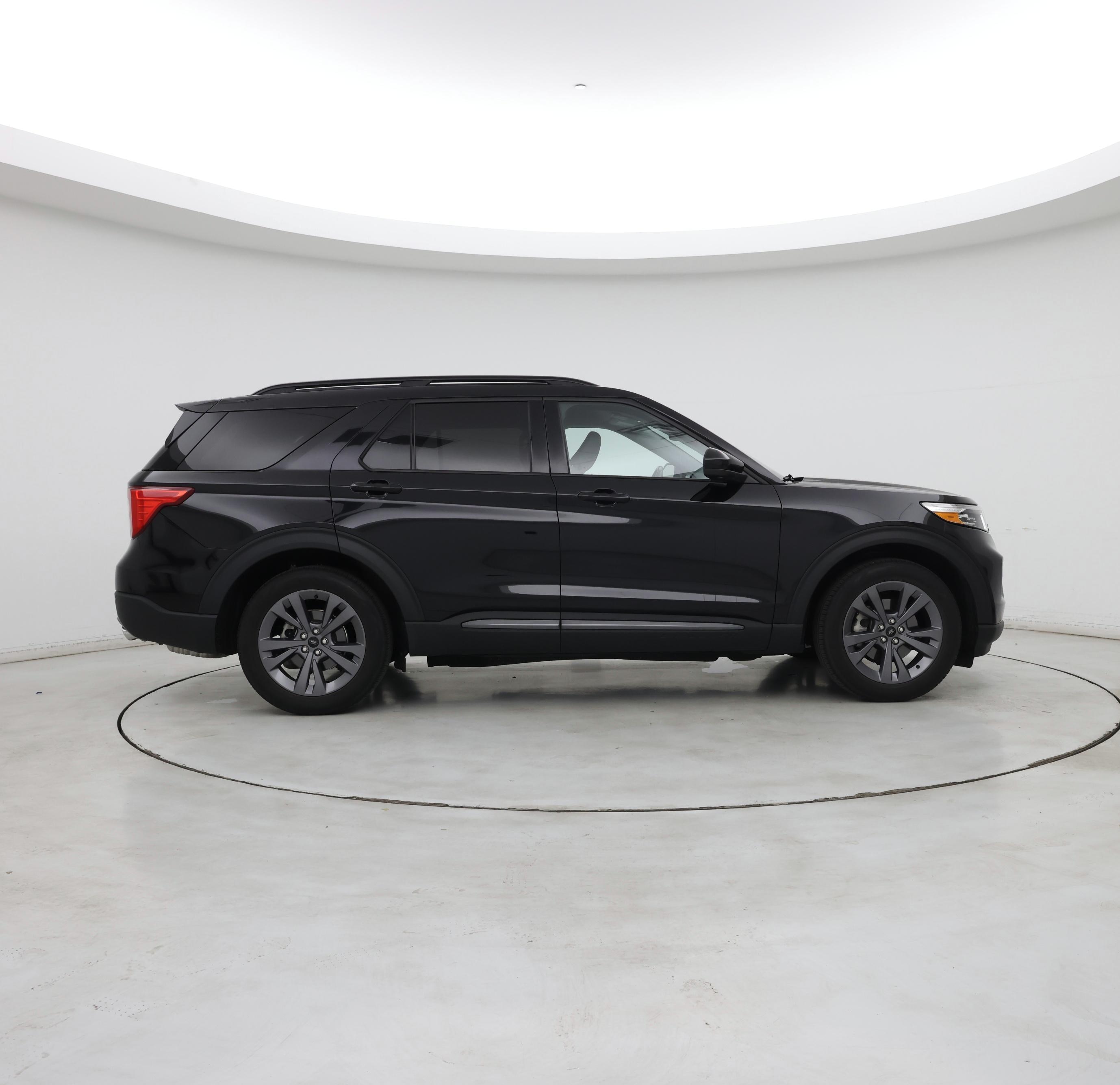 Thumbnail: 2022 Ford Explorer - 7