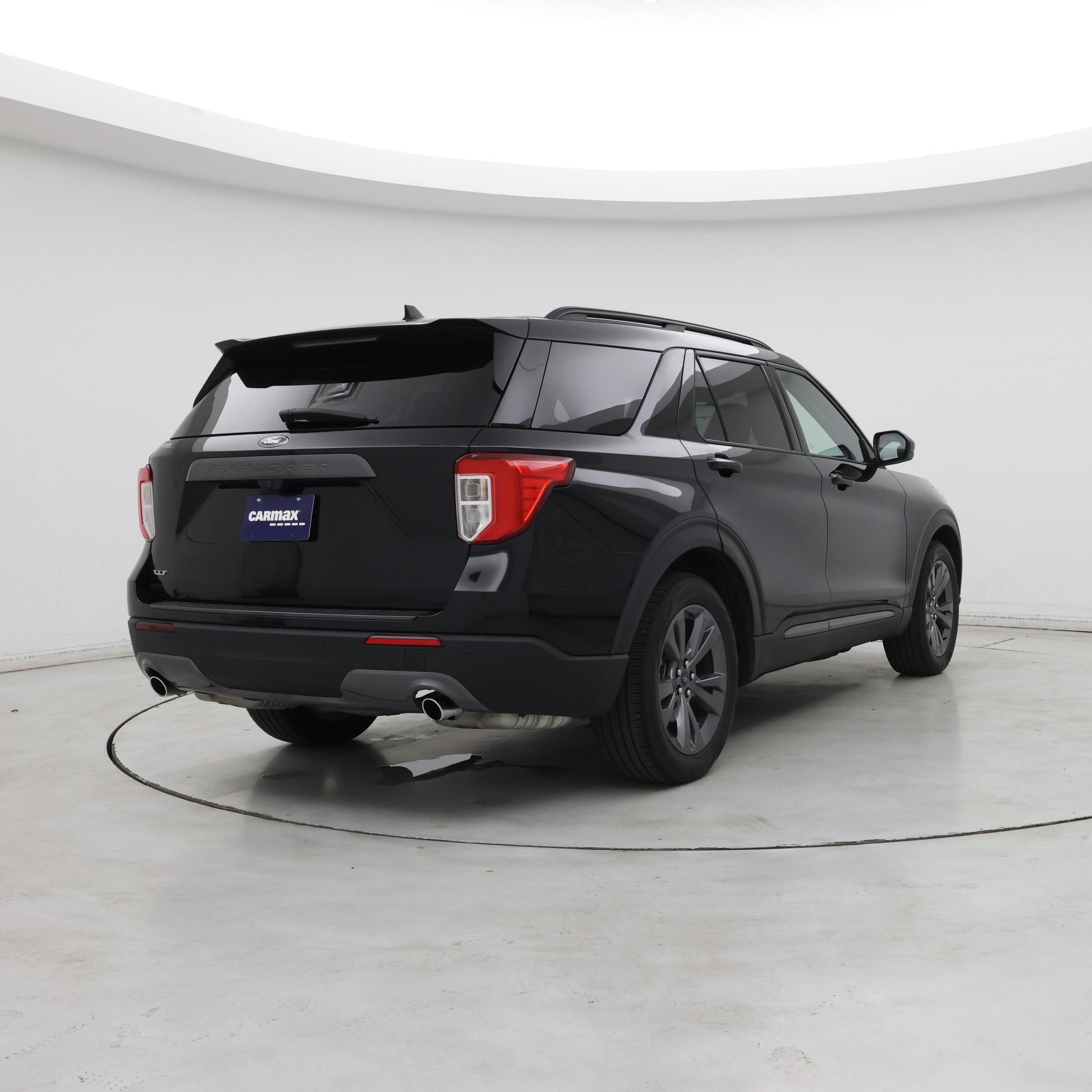 Thumbnail: 2022 Ford Explorer - 8
