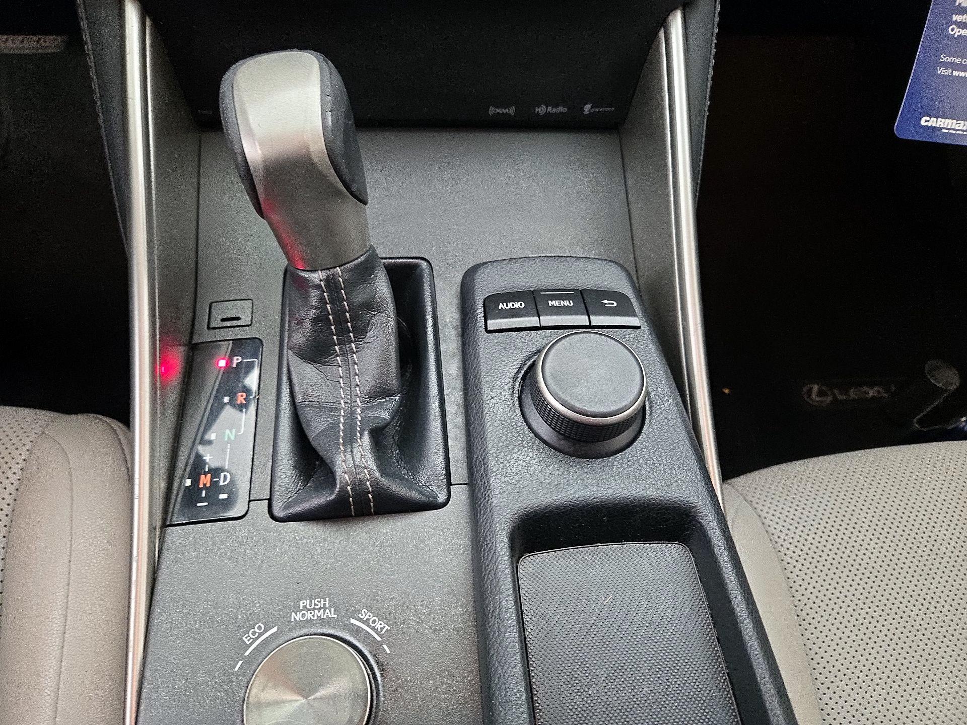 Thumbnail: 2015 Lexus IS - 17
