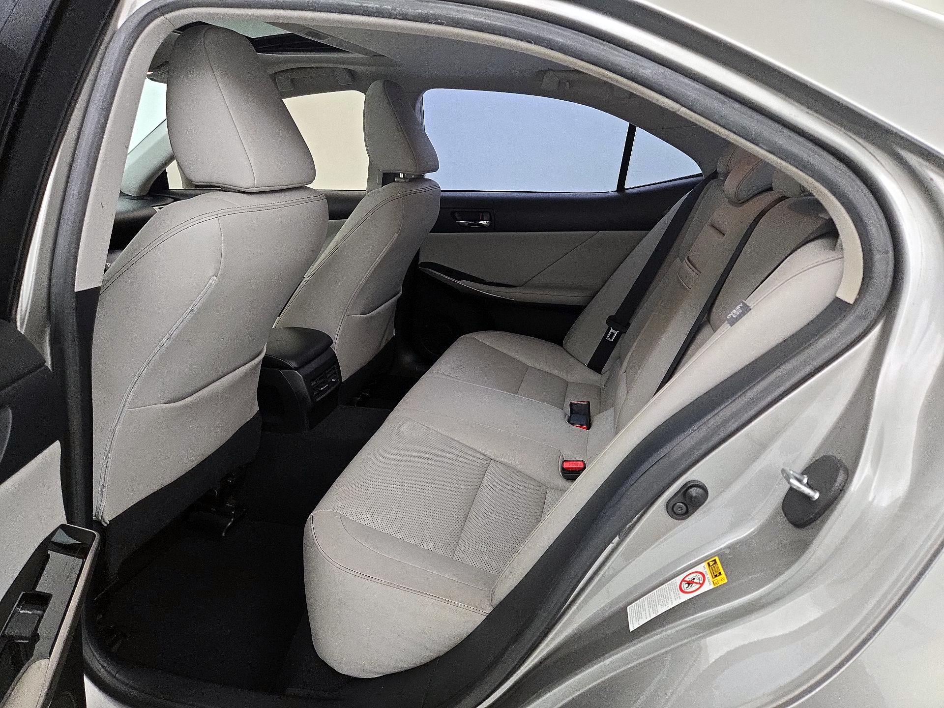 Thumbnail: 2015 Lexus IS - 20