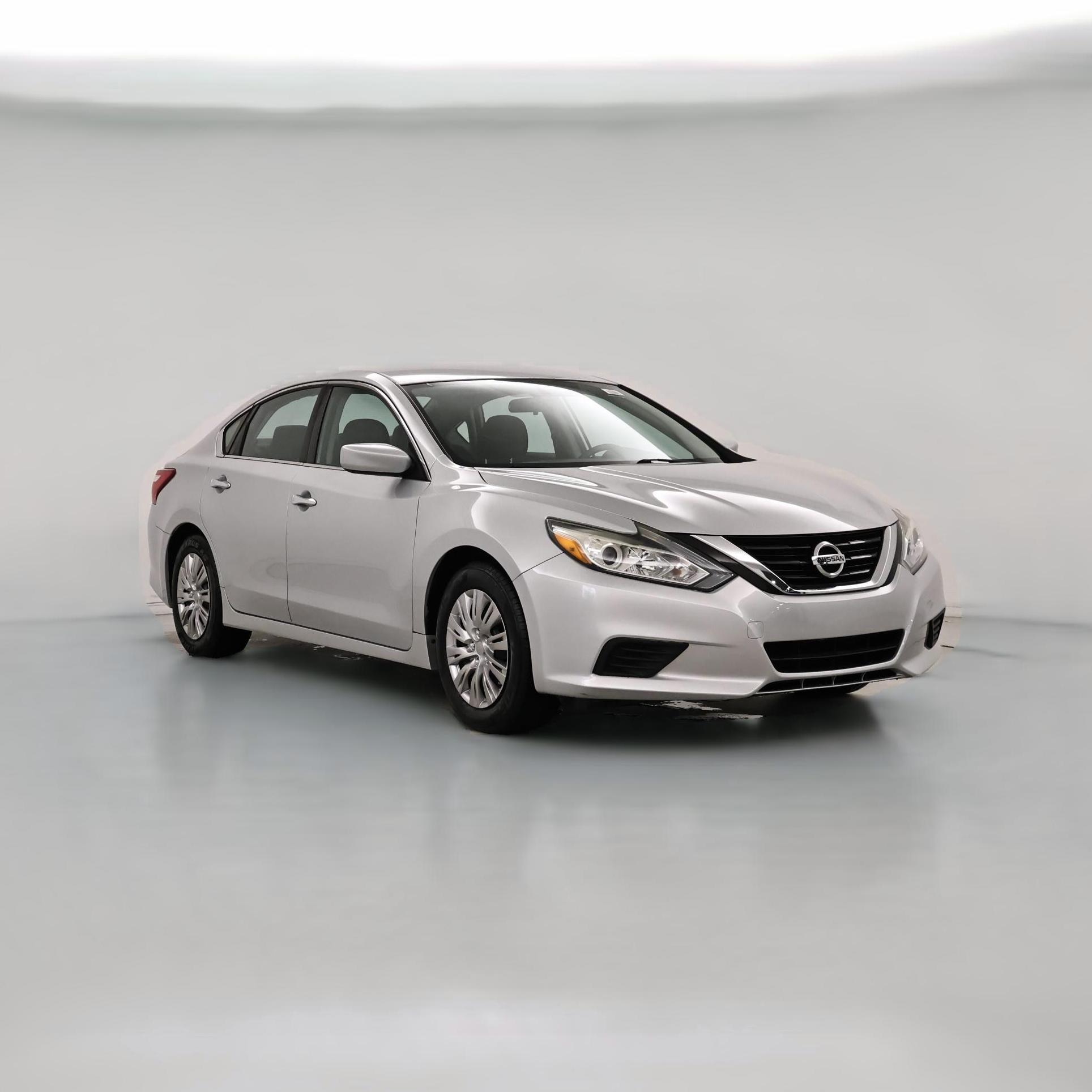 Thumbnail: 2017 Nissan Altima - 1