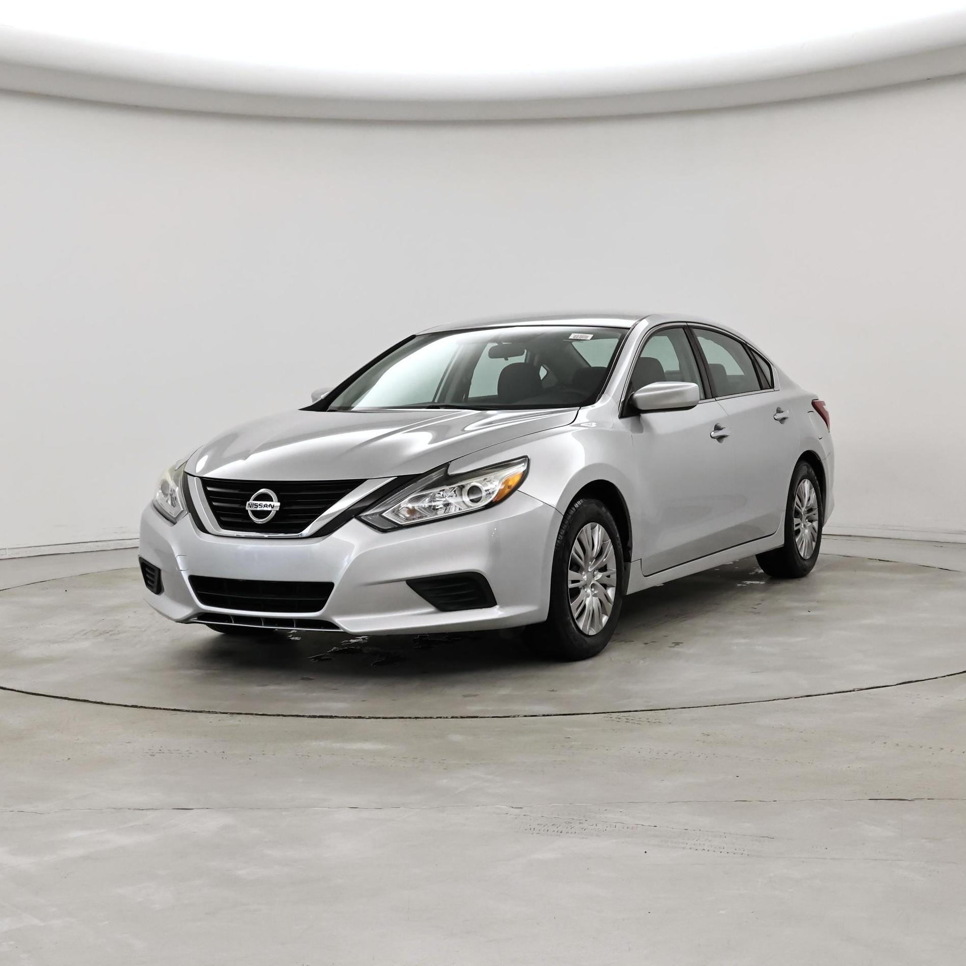 Thumbnail: 2017 Nissan Altima - 4