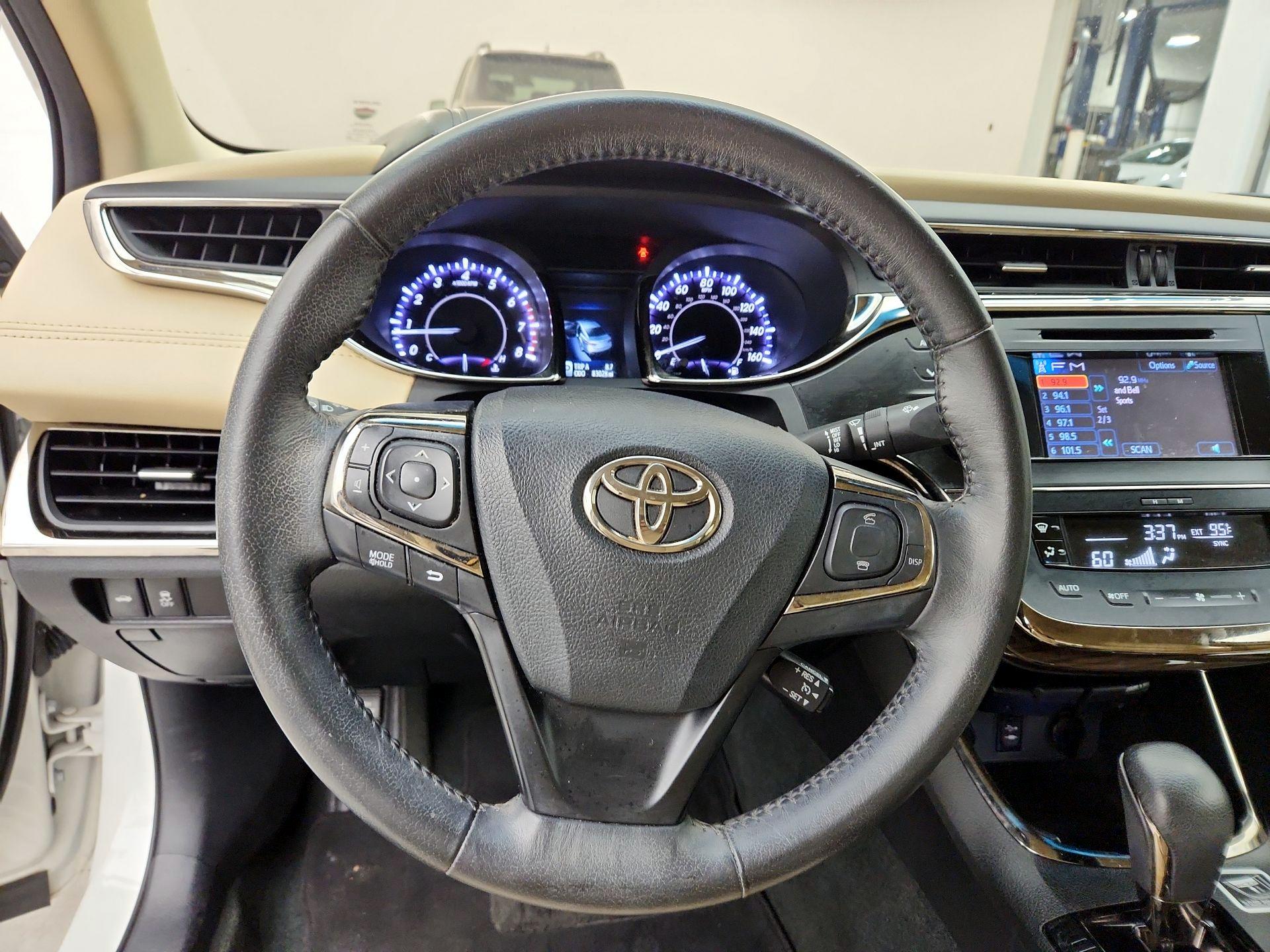 Thumbnail: 2013 Toyota Avalon - 10