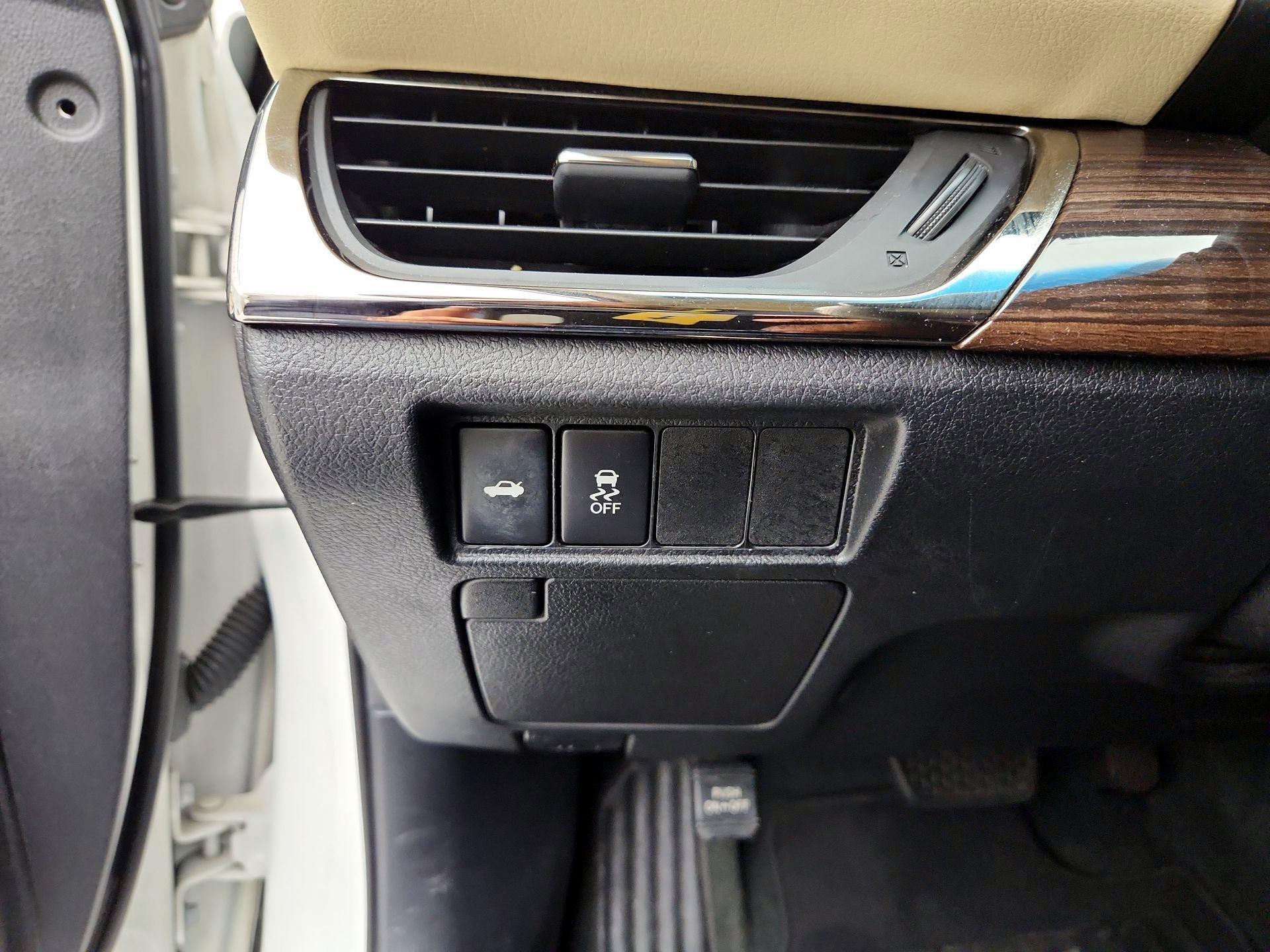 Thumbnail: 2013 Toyota Avalon - 13