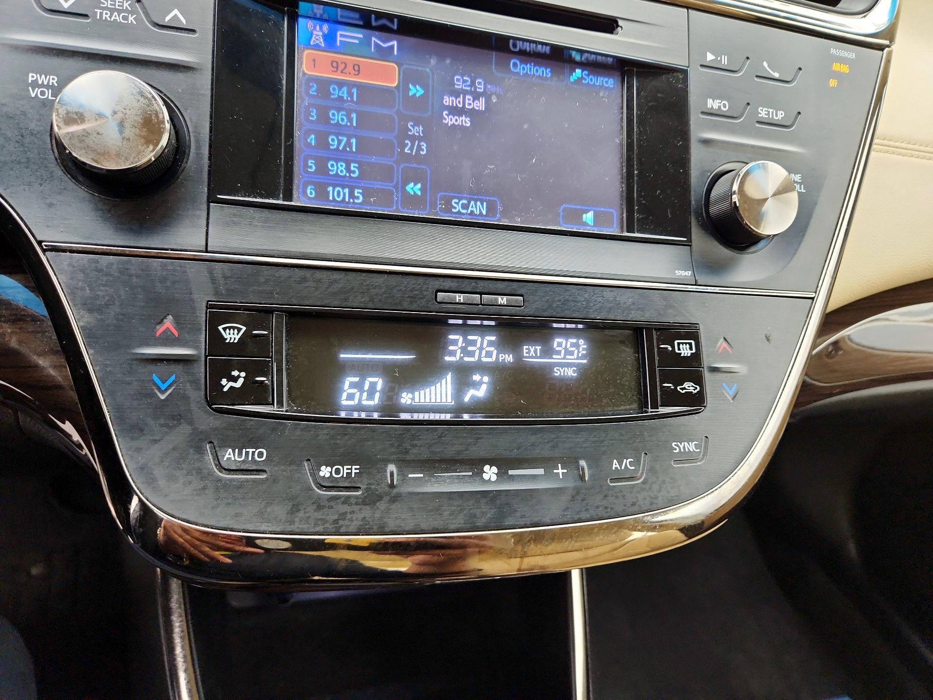 Thumbnail: 2013 Toyota Avalon - 16