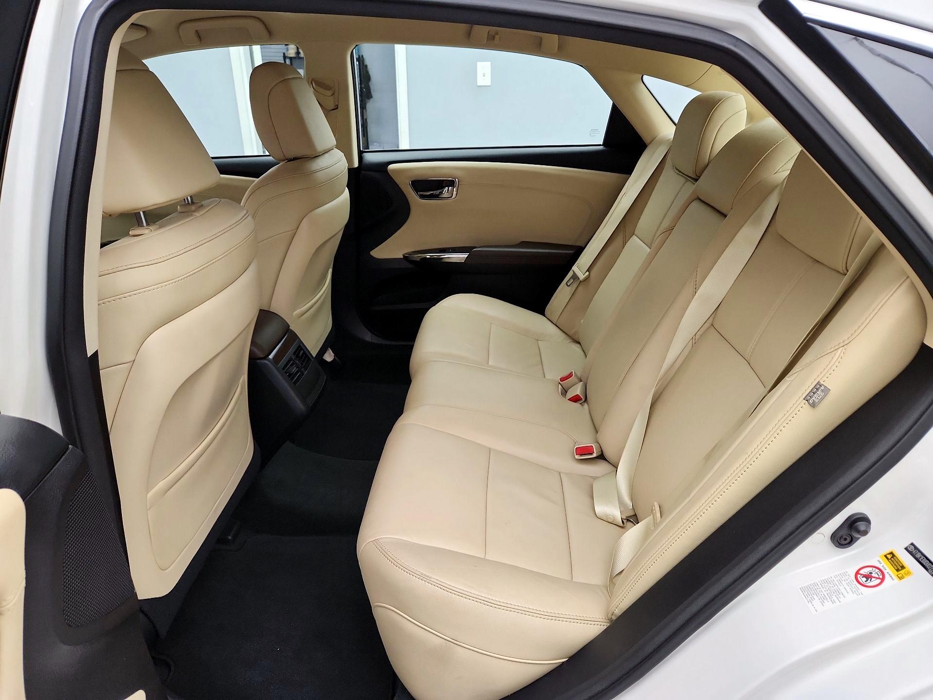Thumbnail: 2013 Toyota Avalon - 19