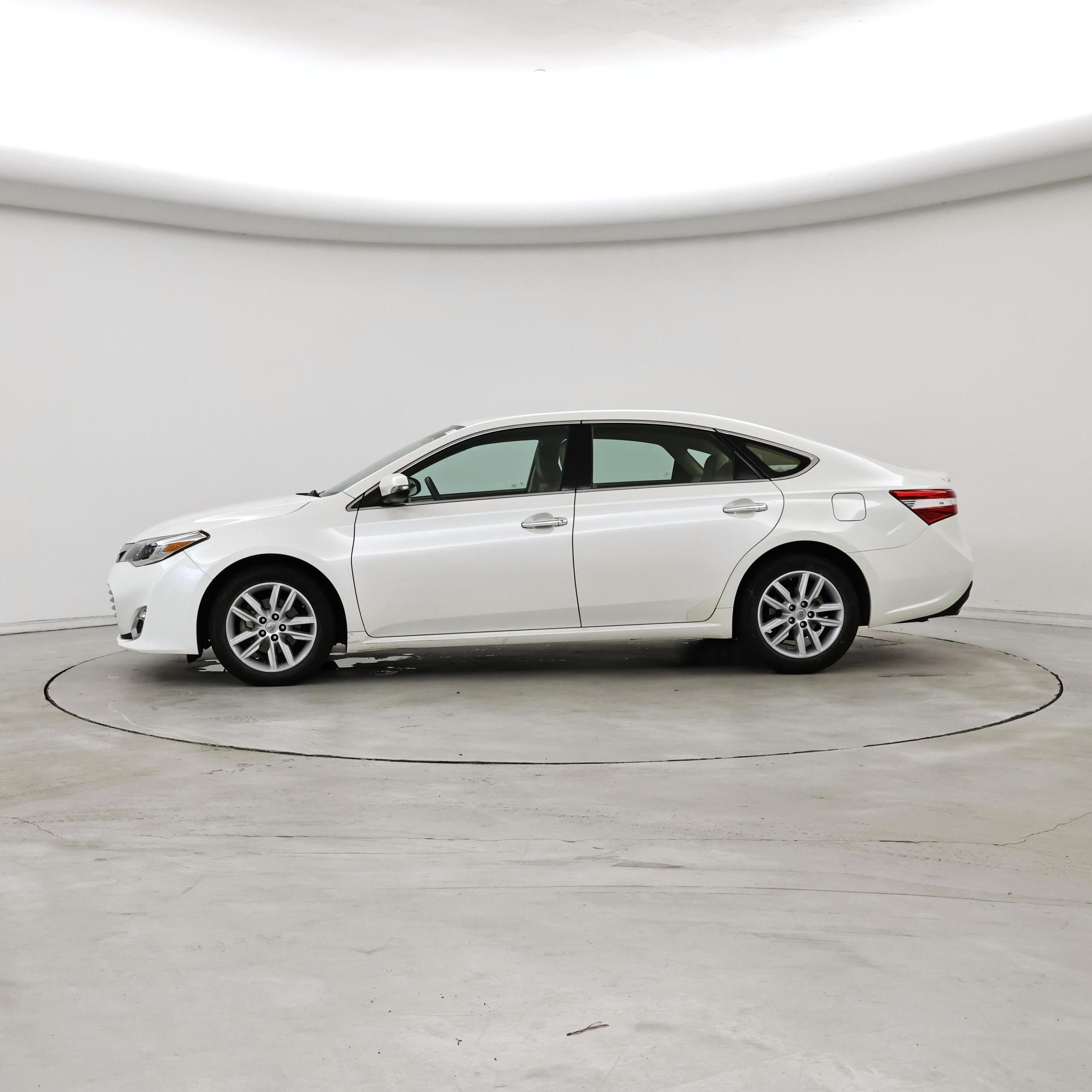 Thumbnail: 2013 Toyota Avalon - 3